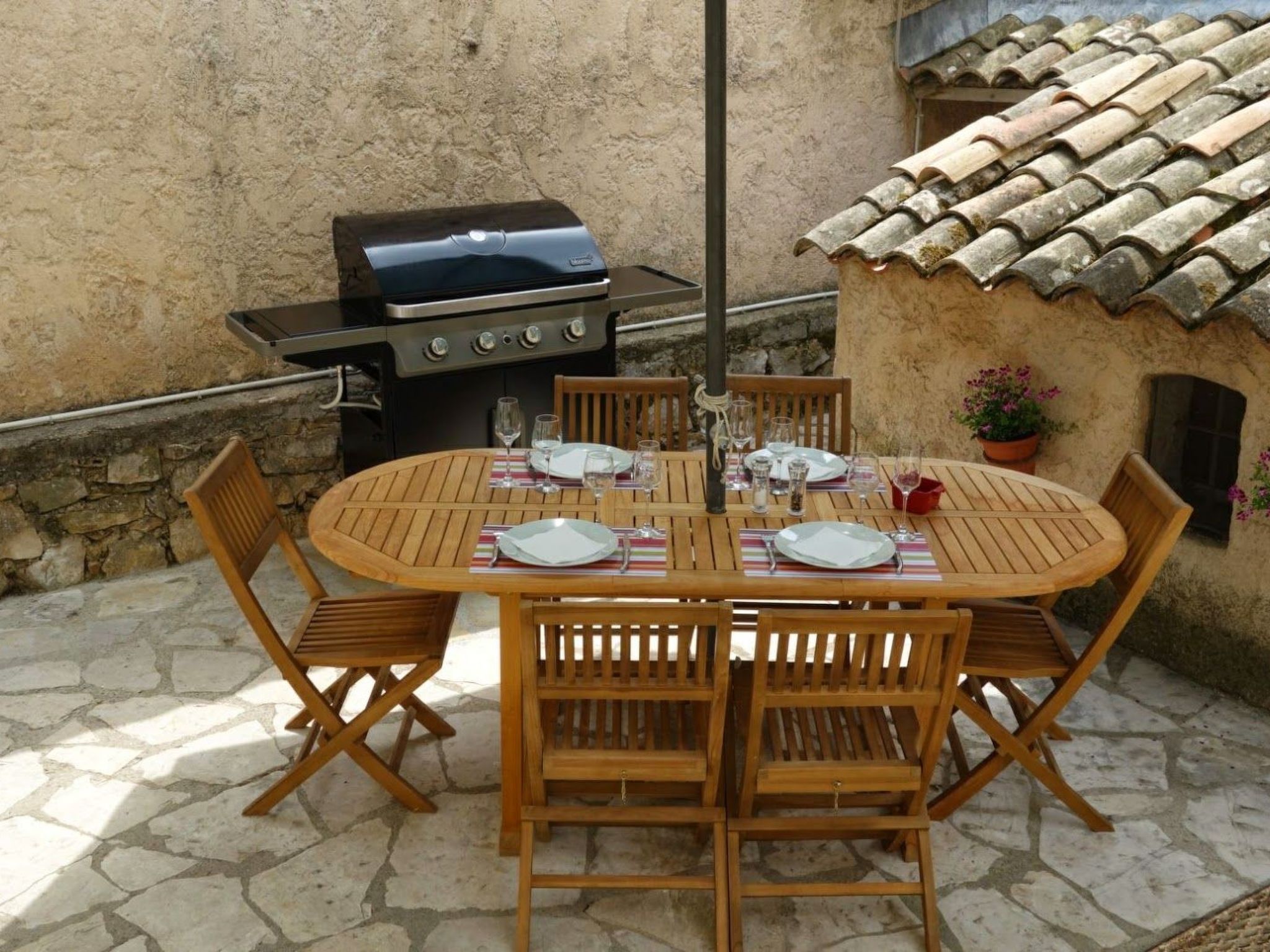 SCHÖNES STUDIO MIT GARTEN FÜR 2 IM DORF-Image-tags.info