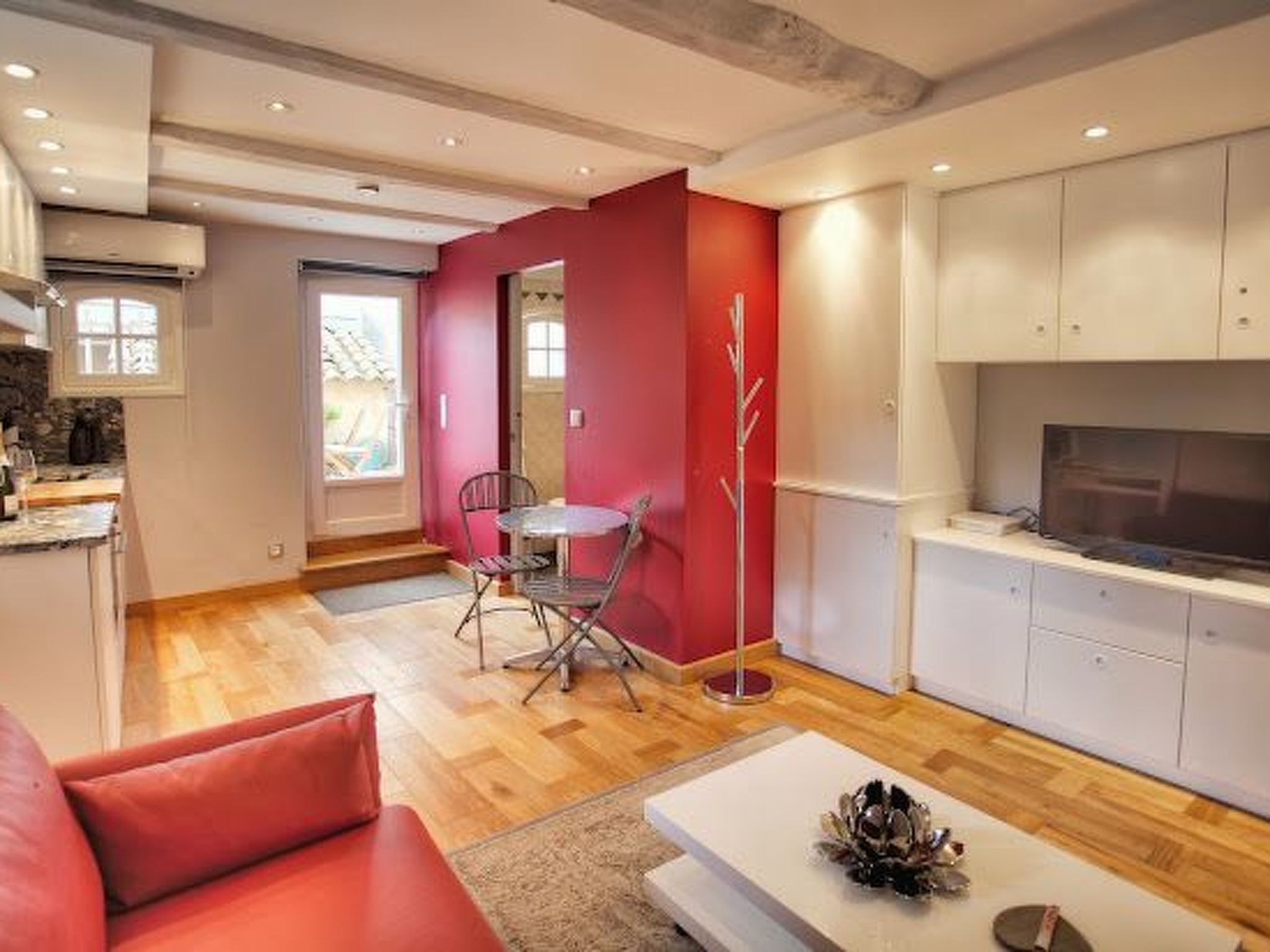 SCHÖNES STUDIO MIT GARTEN FÜR 2 IM DORF-Image-tags.info