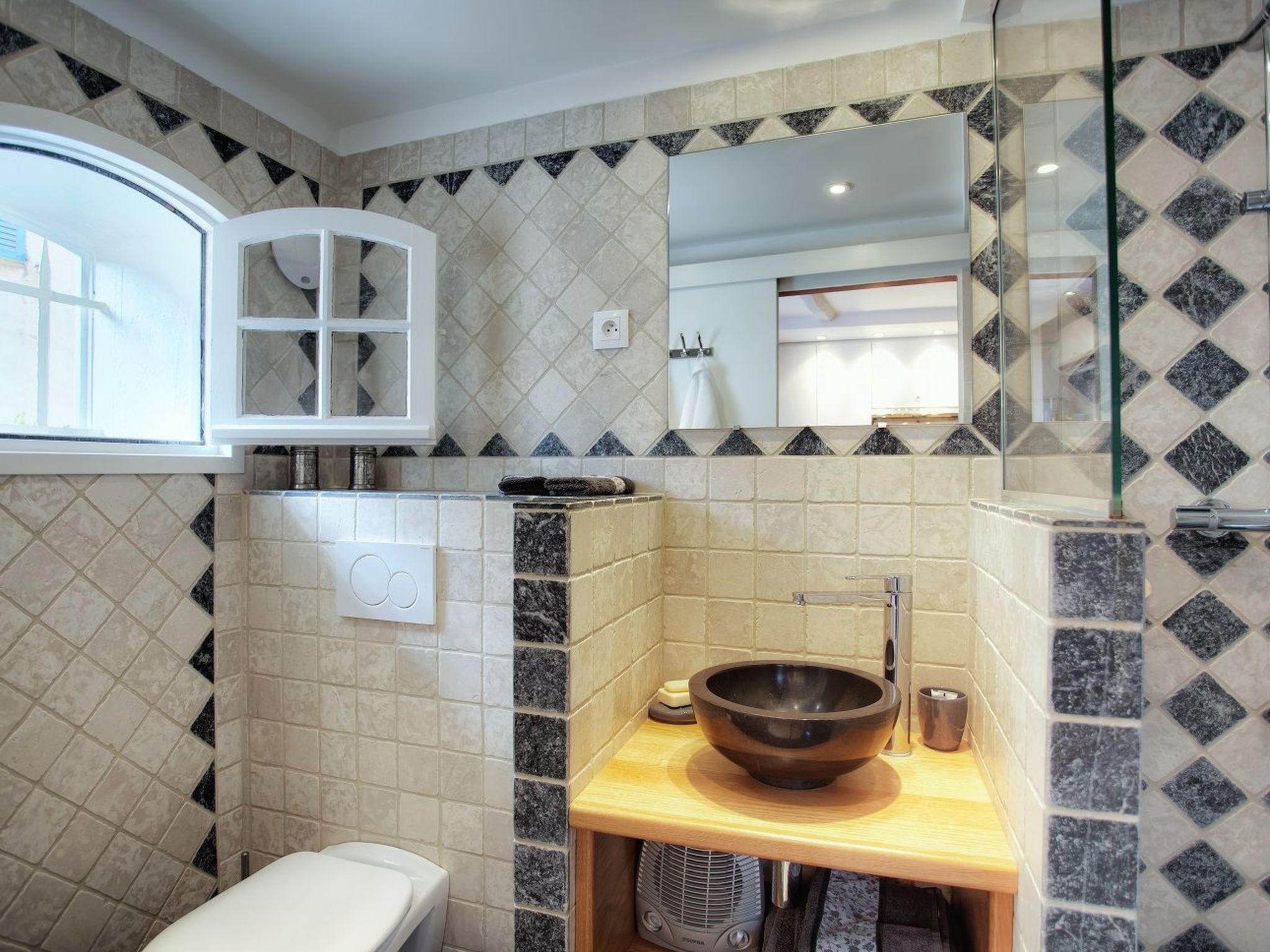 SCHÖNES STUDIO MIT GARTEN FÜR 2 IM DORF-Image-tags.info