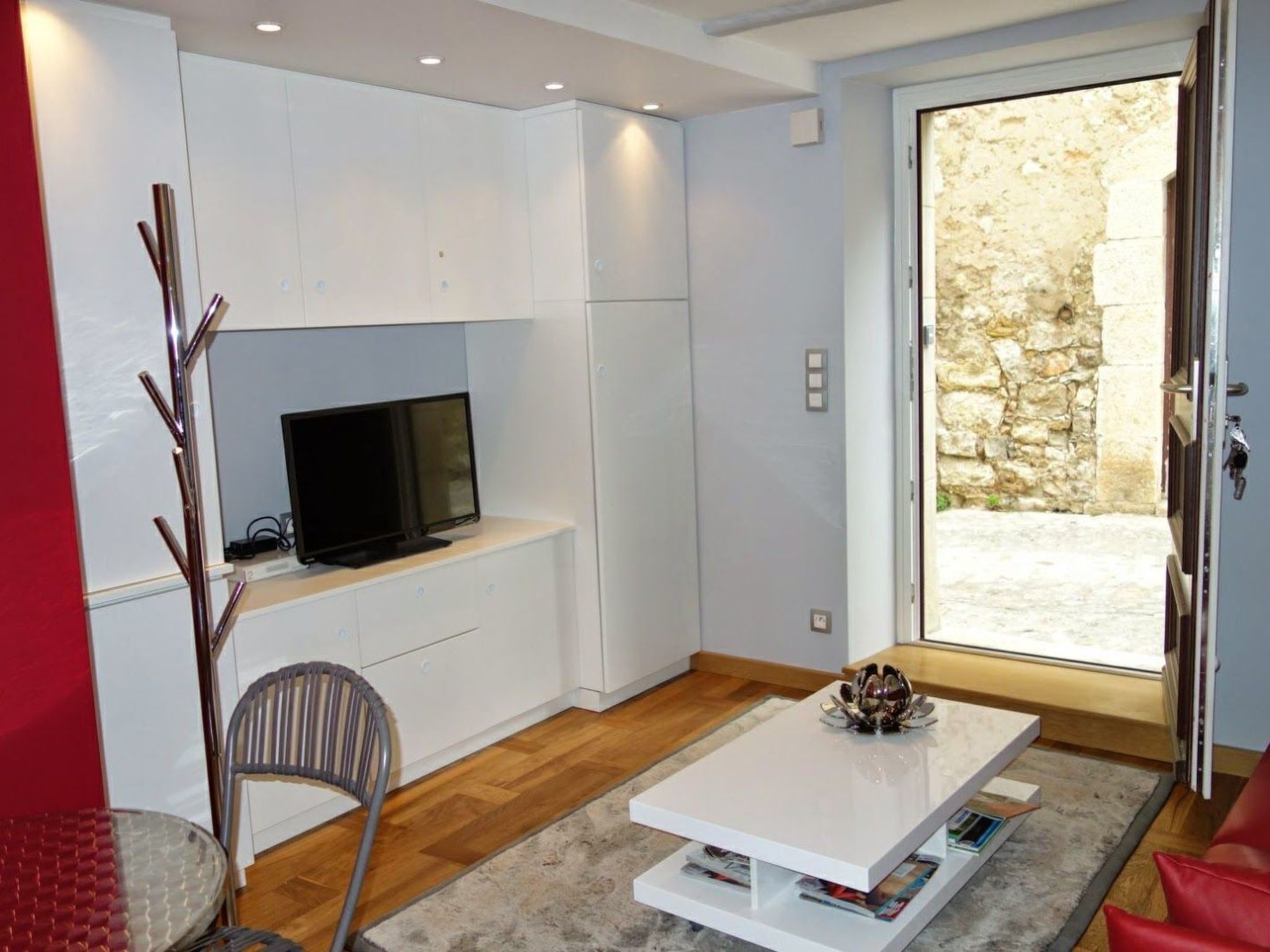 SCHÖNES STUDIO MIT GARTEN FÜR 2 IM DORF-Image-tags.info