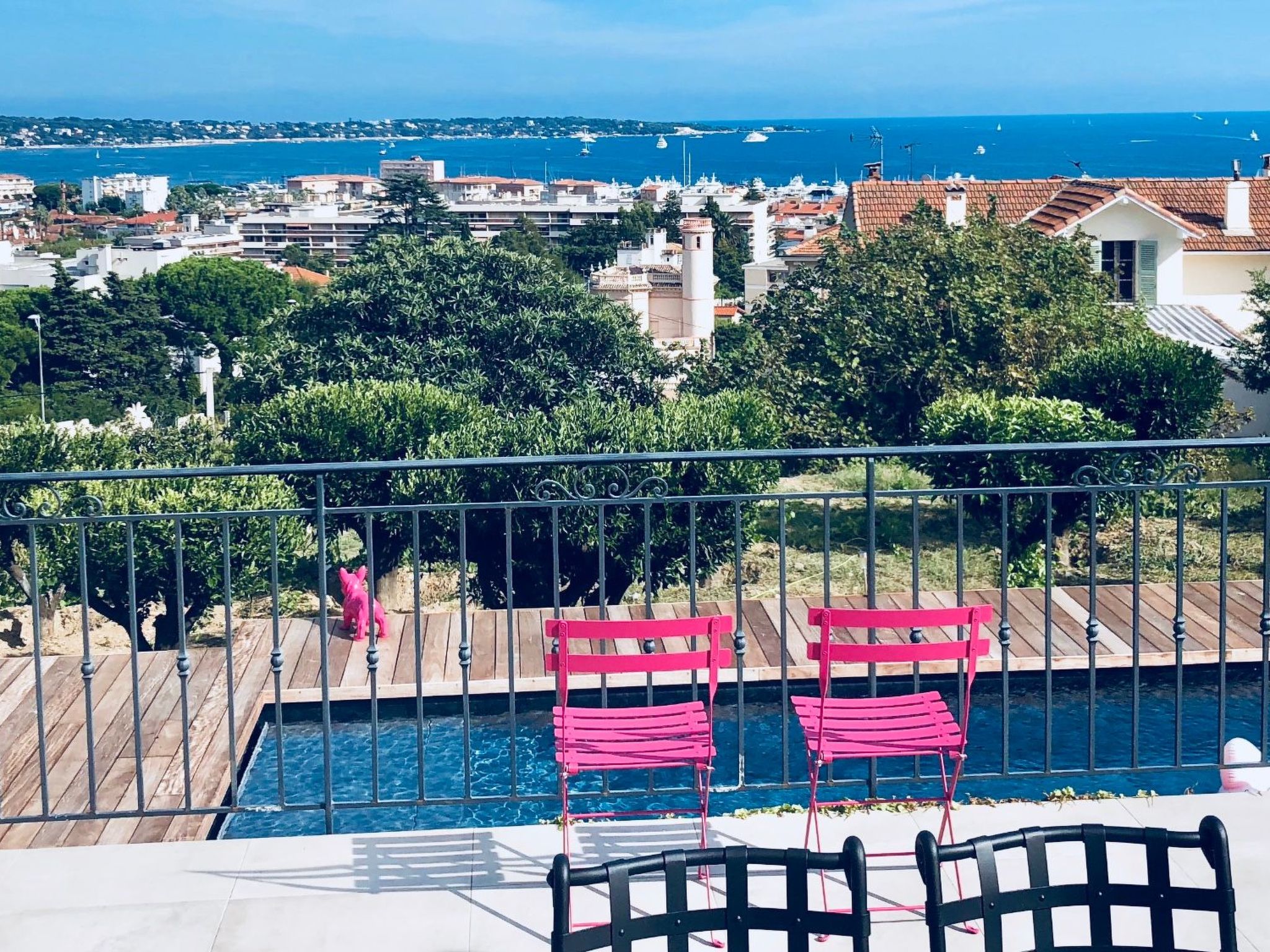 Ferienvilla mit Blick auf das Wasser-Inside