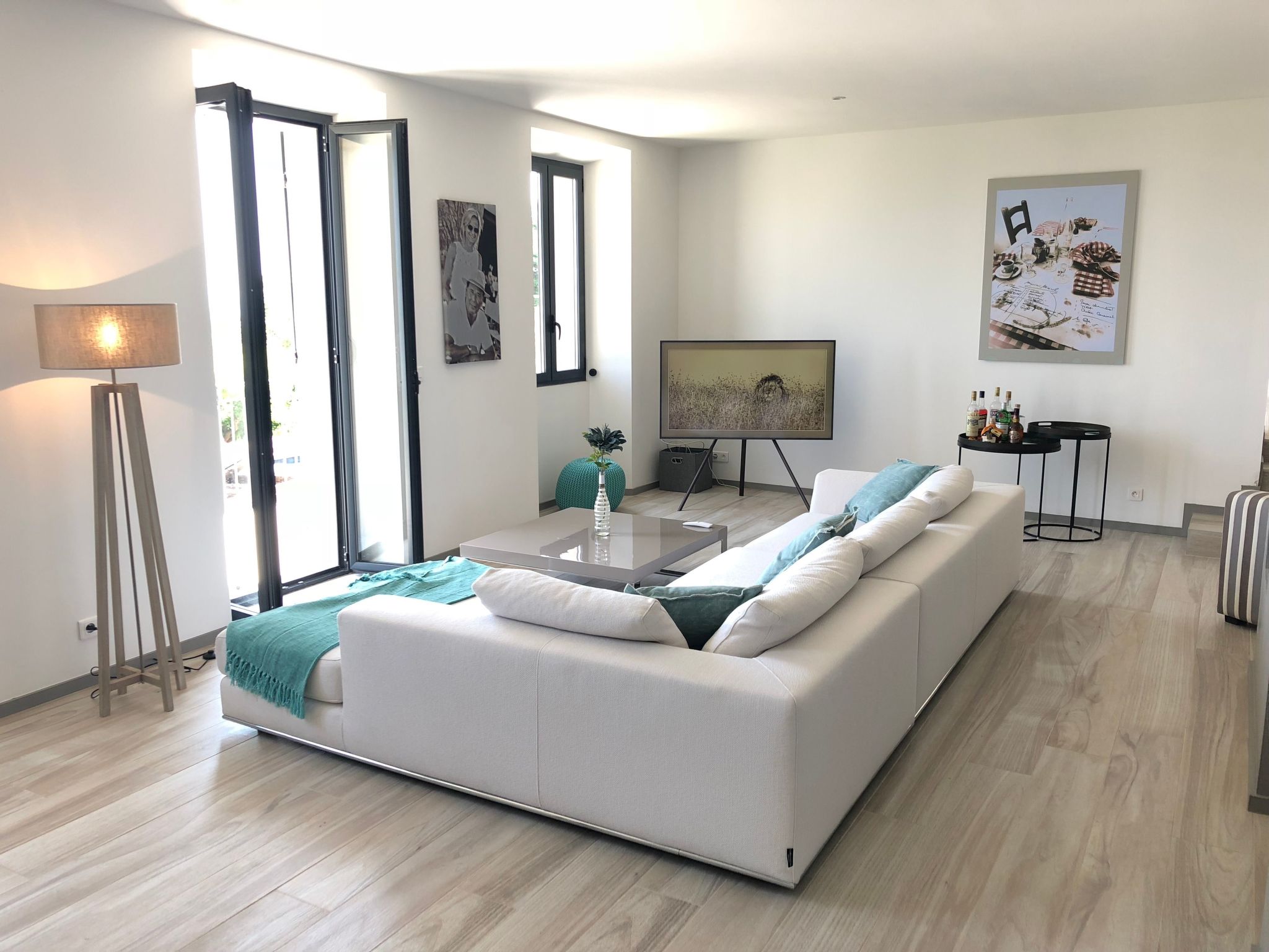 Ferienvilla mit Blick auf das Wasser-Inside