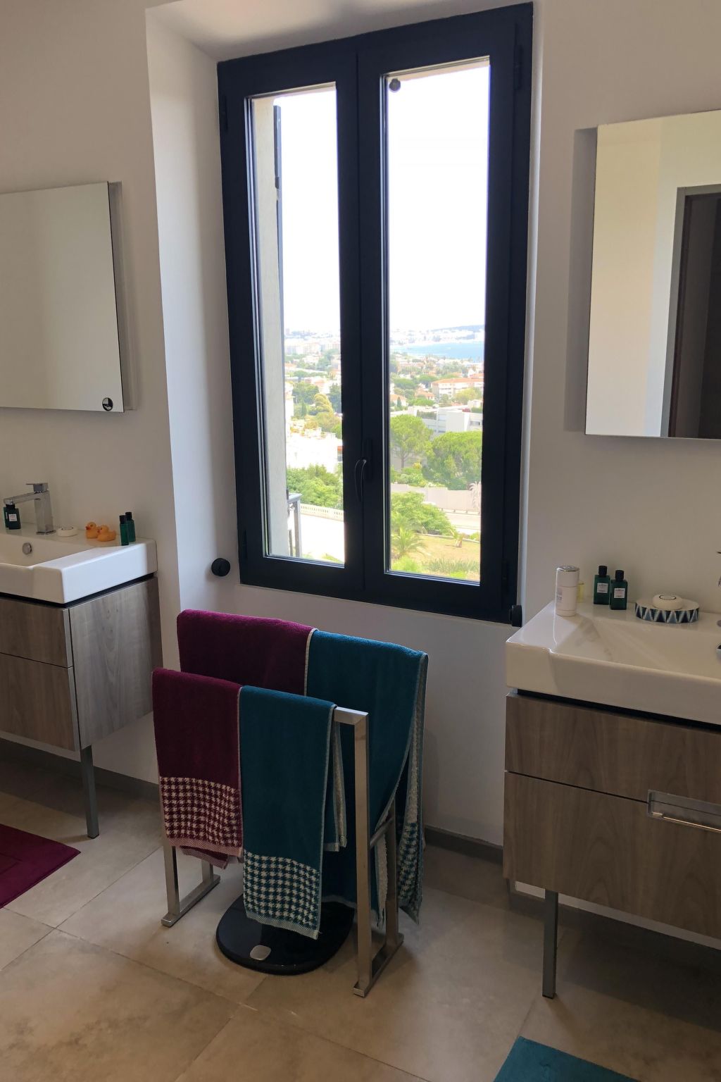 Ferienvilla mit Blick auf das Wasser-Inside