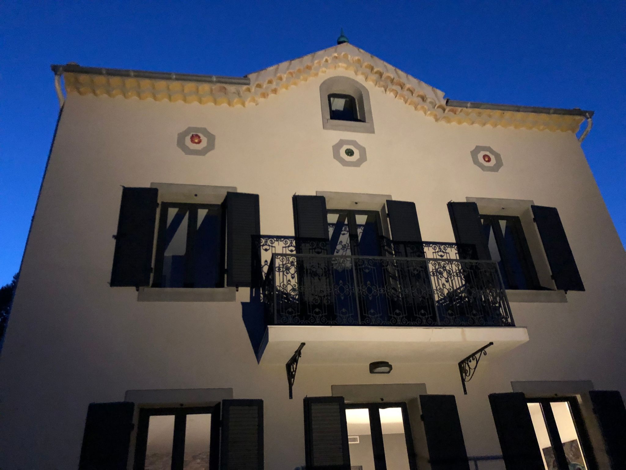 Ferienvilla mit Blick auf das Wasser-Inside