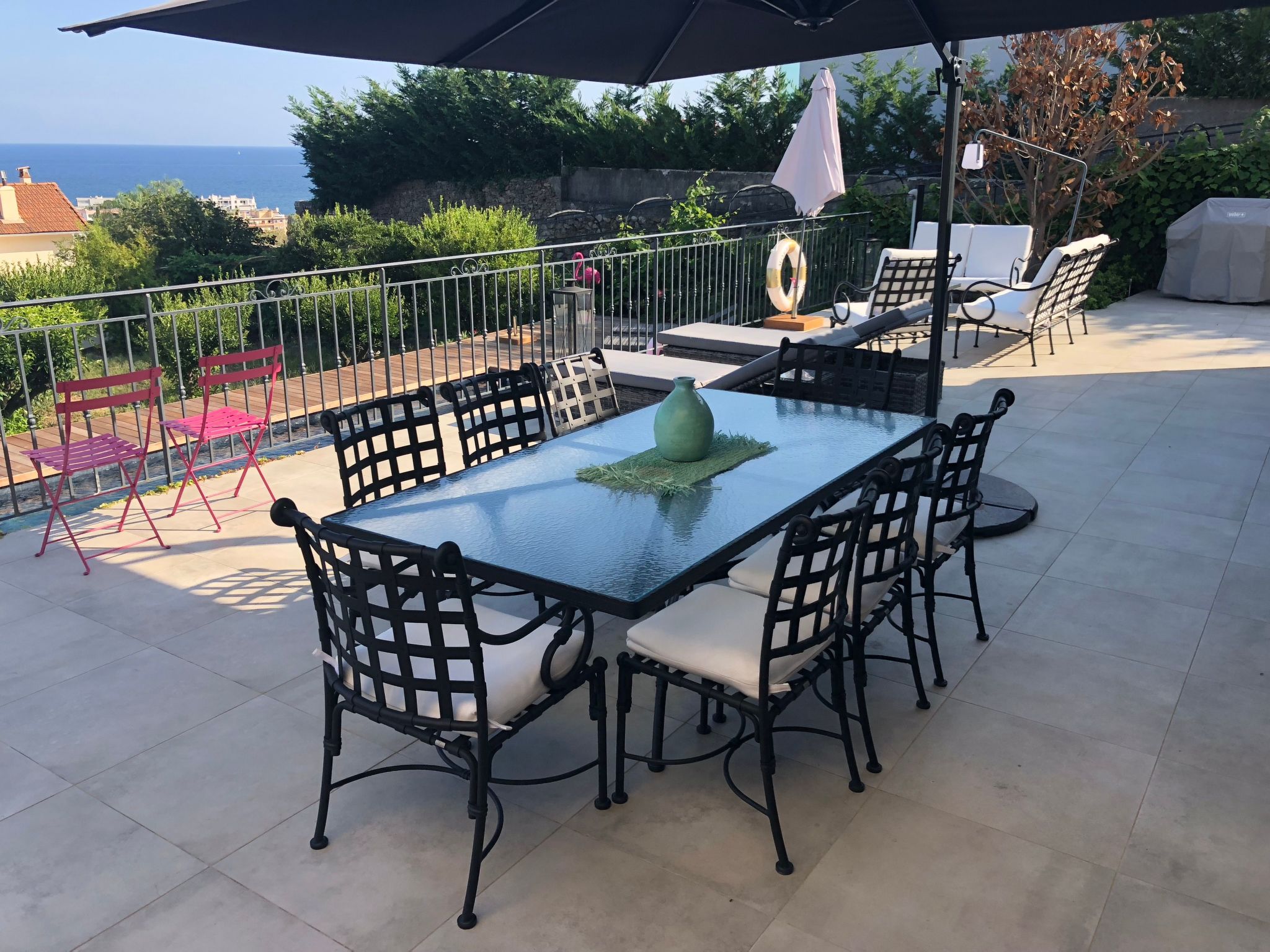 Ferienvilla mit Blick auf das Wasser-Inside