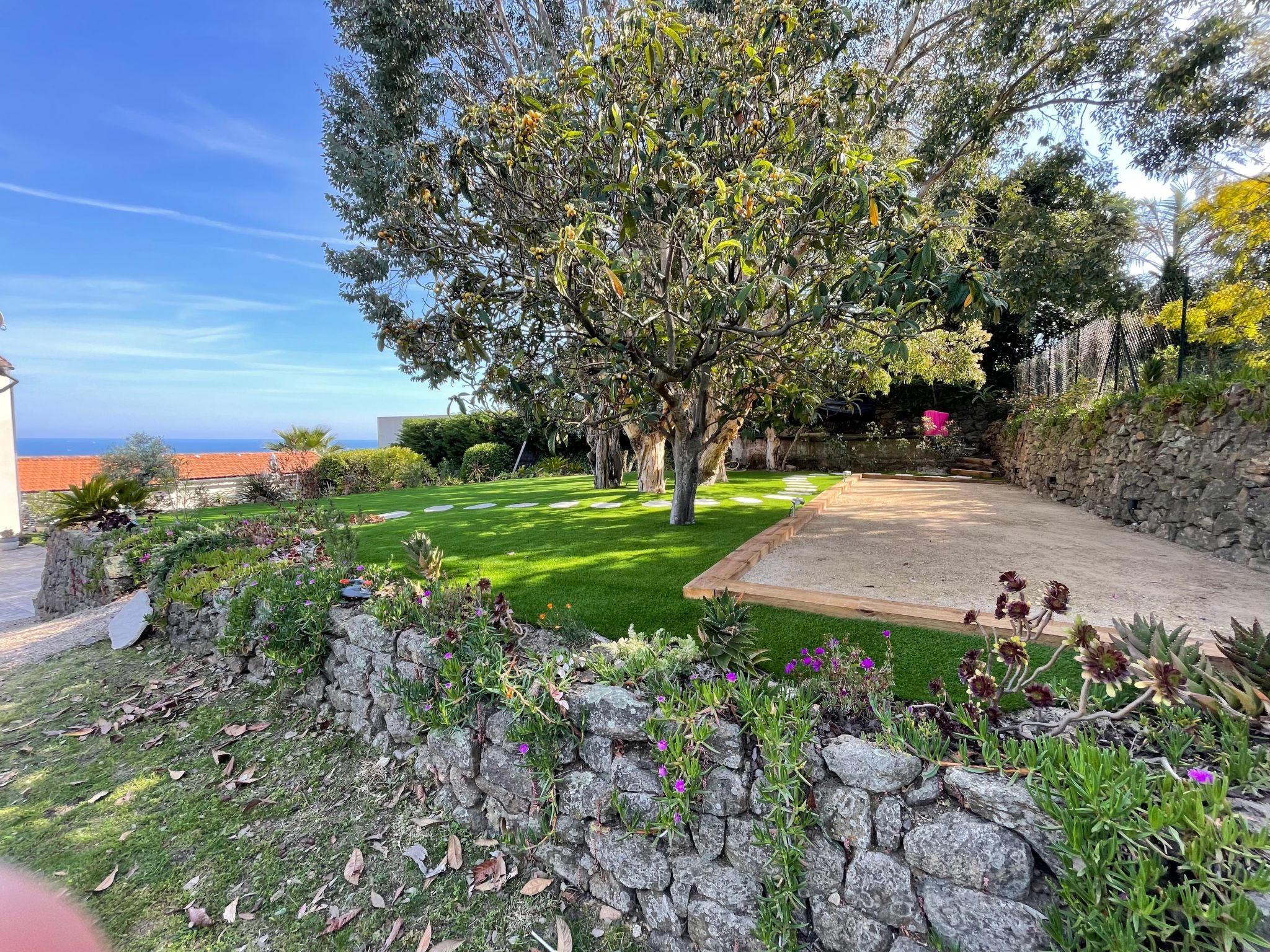 Ferienvilla mit Blick auf das Wasser