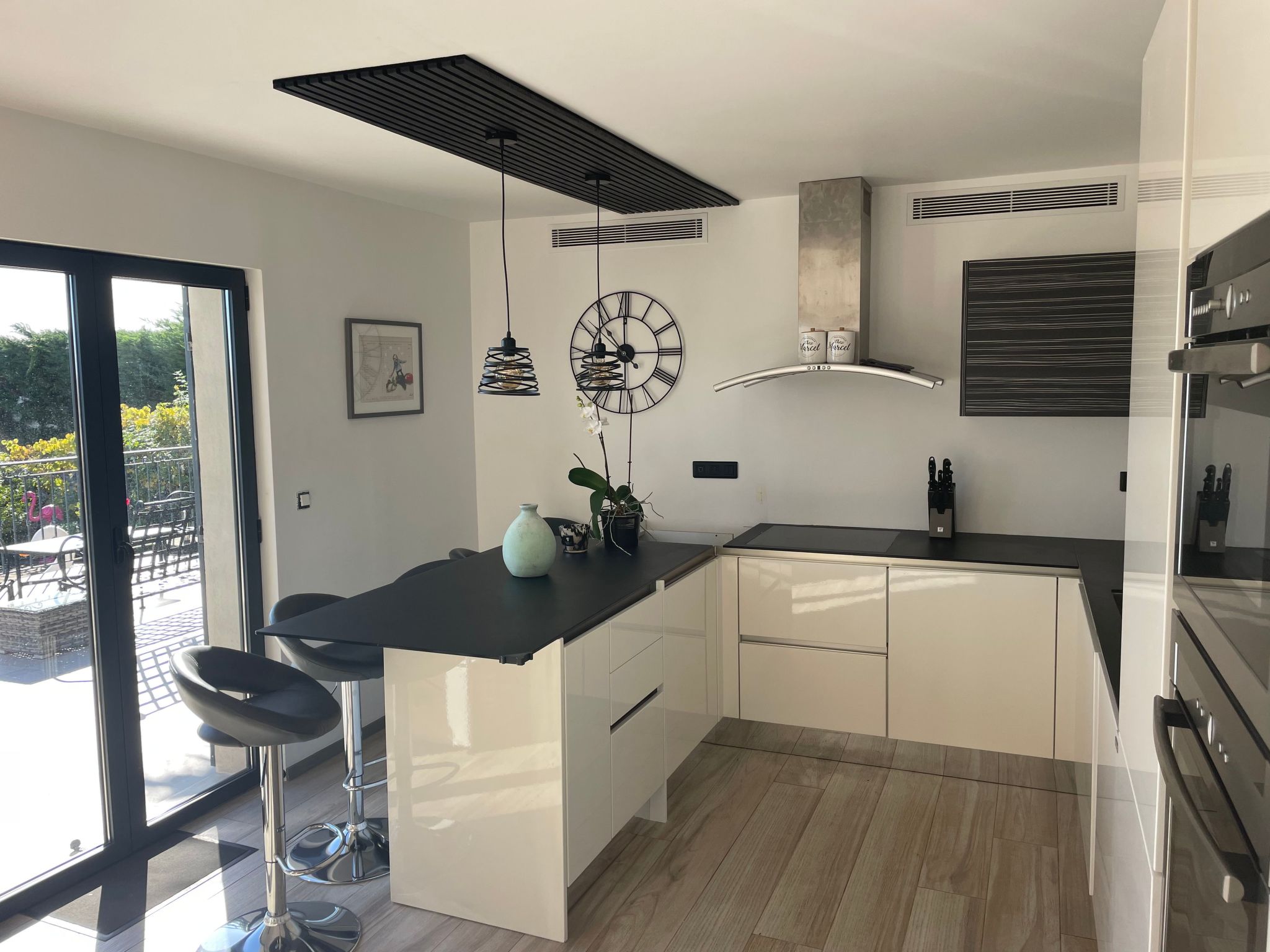 Ferienvilla mit Blick auf das Wasser