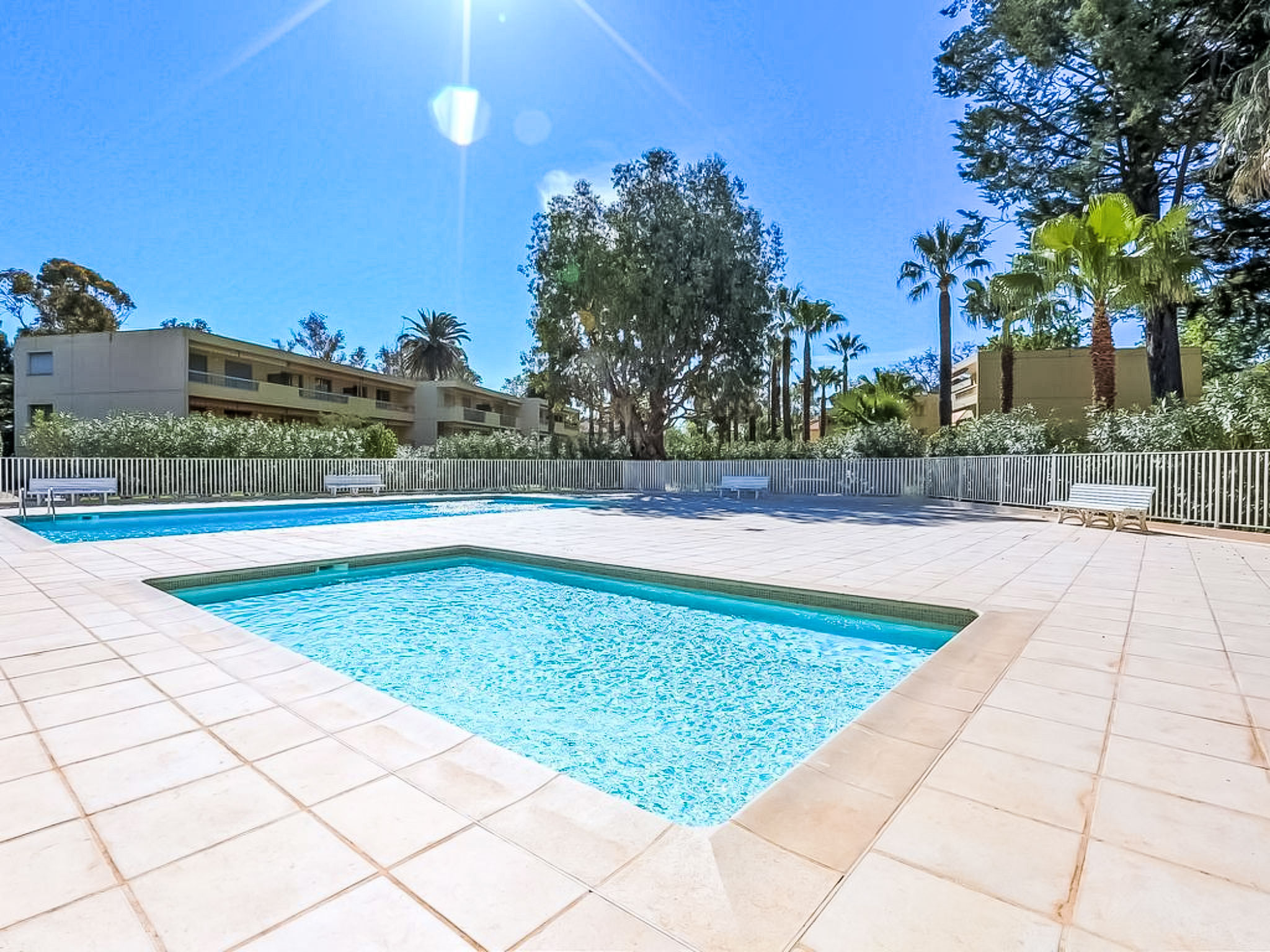 Ferienhaus mit umzäuntem Garten in Juan les Pins (Frankreich) und 1 Hund erlaubt