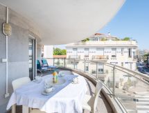 Centraal appartement in Antibes, 100 meter van het strand en de zee - thumbnail 3