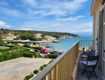 Appartement La Bouée: direct aan zee op Cap d'Antibes, strand op 30 meter - thumbnail 2