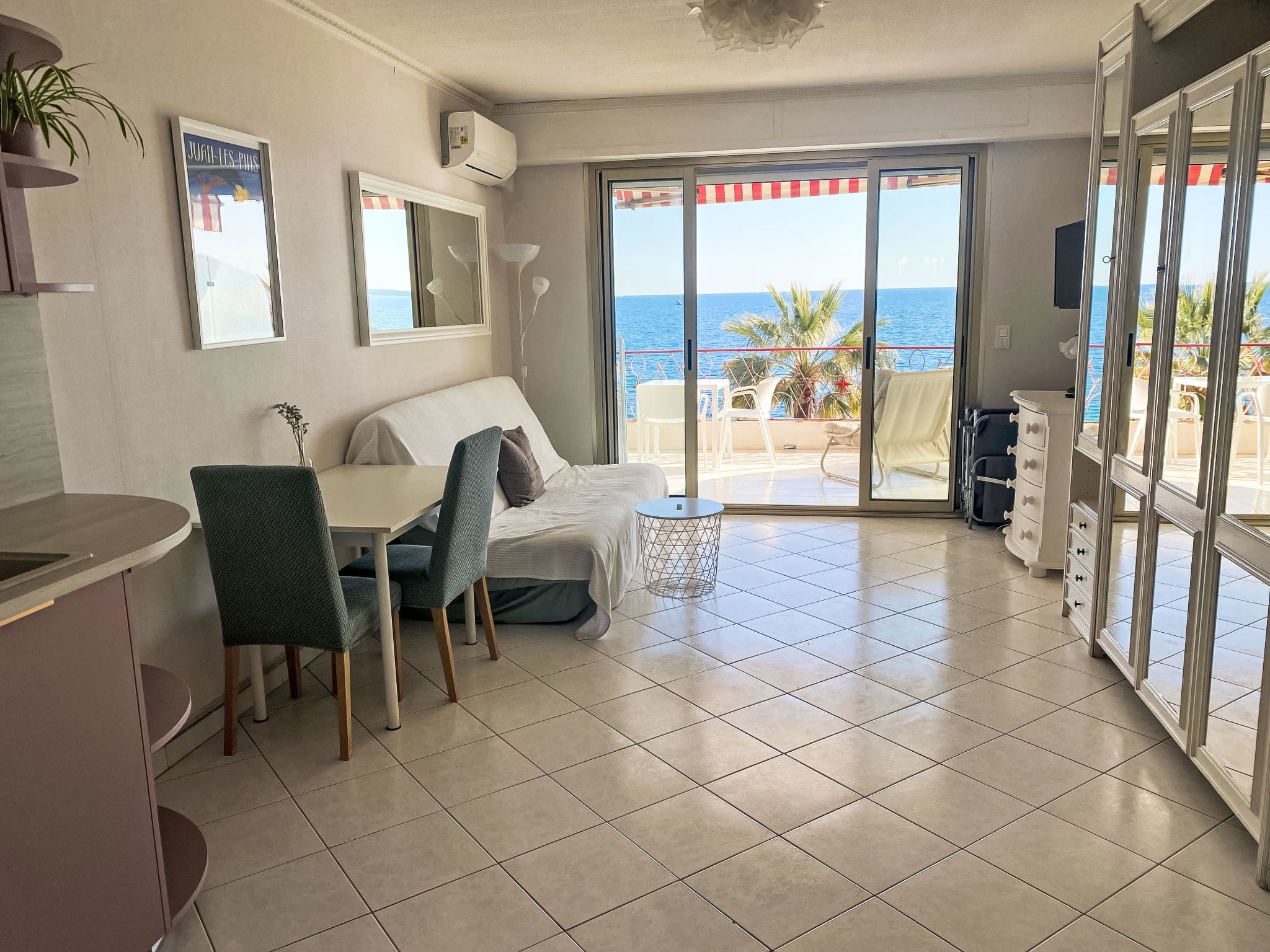 Studio-Apartment mit Blick auf das Wasser