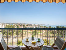 Appartement Le Cagnes Beach: direct aan zee op 25 meter van het strand - thumbnail 1