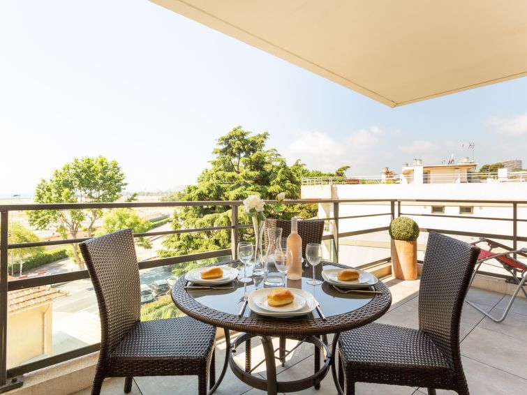 Cagnes sur Mer accommodation villas for rent in Cagnes sur Mer apartments to rent in Cagnes sur Mer holiday homes to rent in Cagnes sur Mer