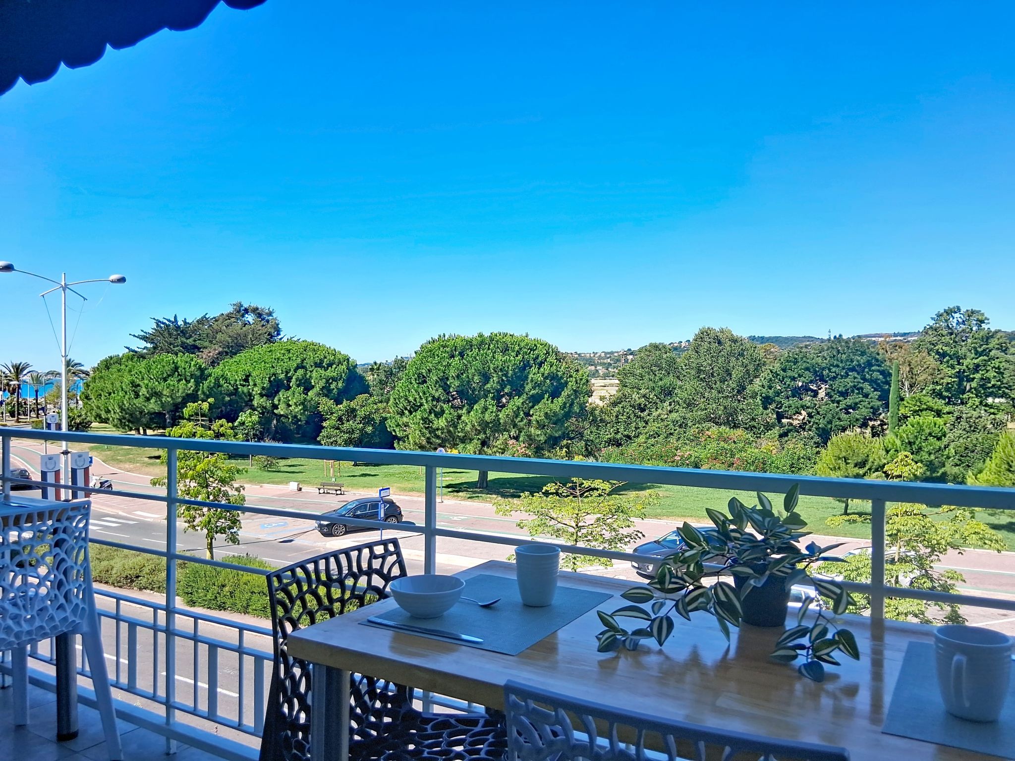 L'Auteuil - Draußen