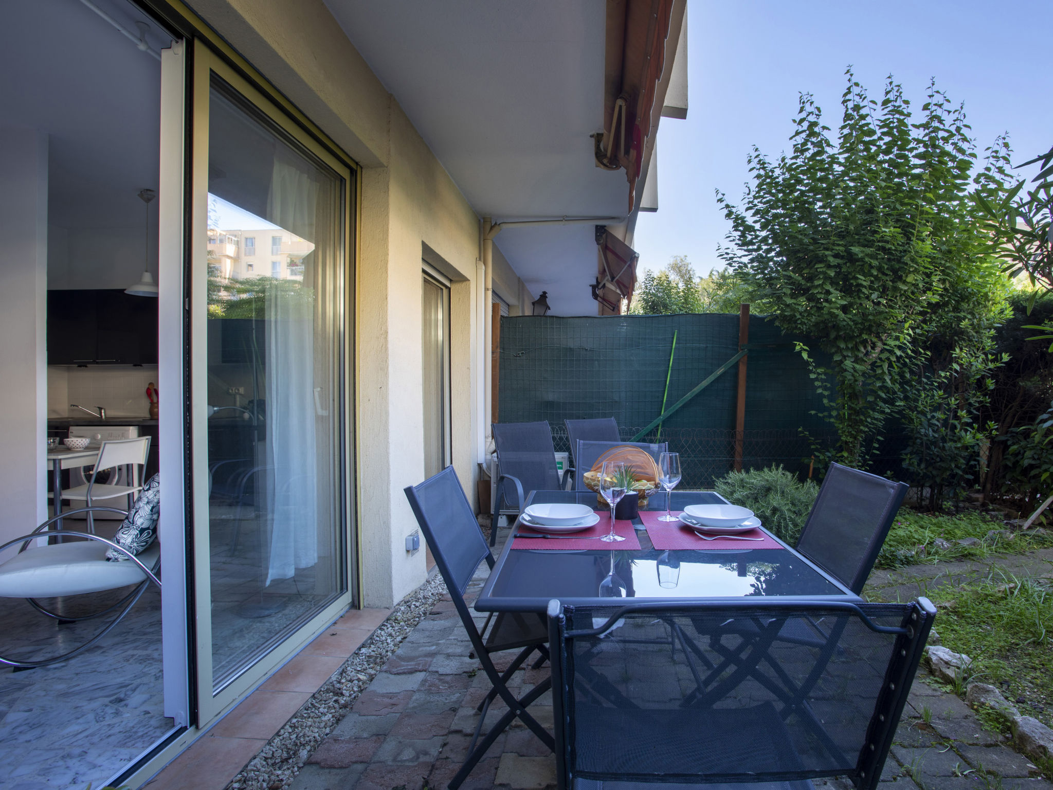 Riva Bella-Outside
