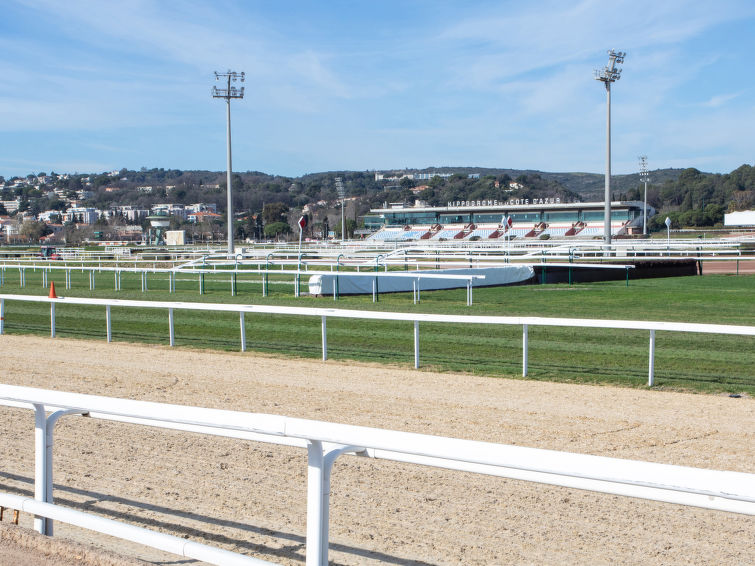 Photo of Le Crystal A