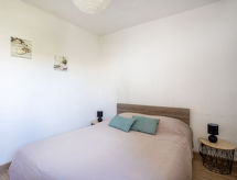 Appartement aan zee met directe strandtoegang in Saint Laurent du Var - thumbnail 4