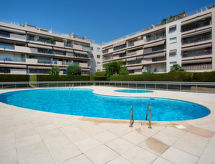 Licht appartement op 1 km van het strand met zwembad in Saint Laurent du Var - thumbnail 1