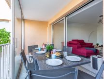 Licht appartement op 1 km van het strand met zwembad in Saint Laurent du Var - thumbnail 3