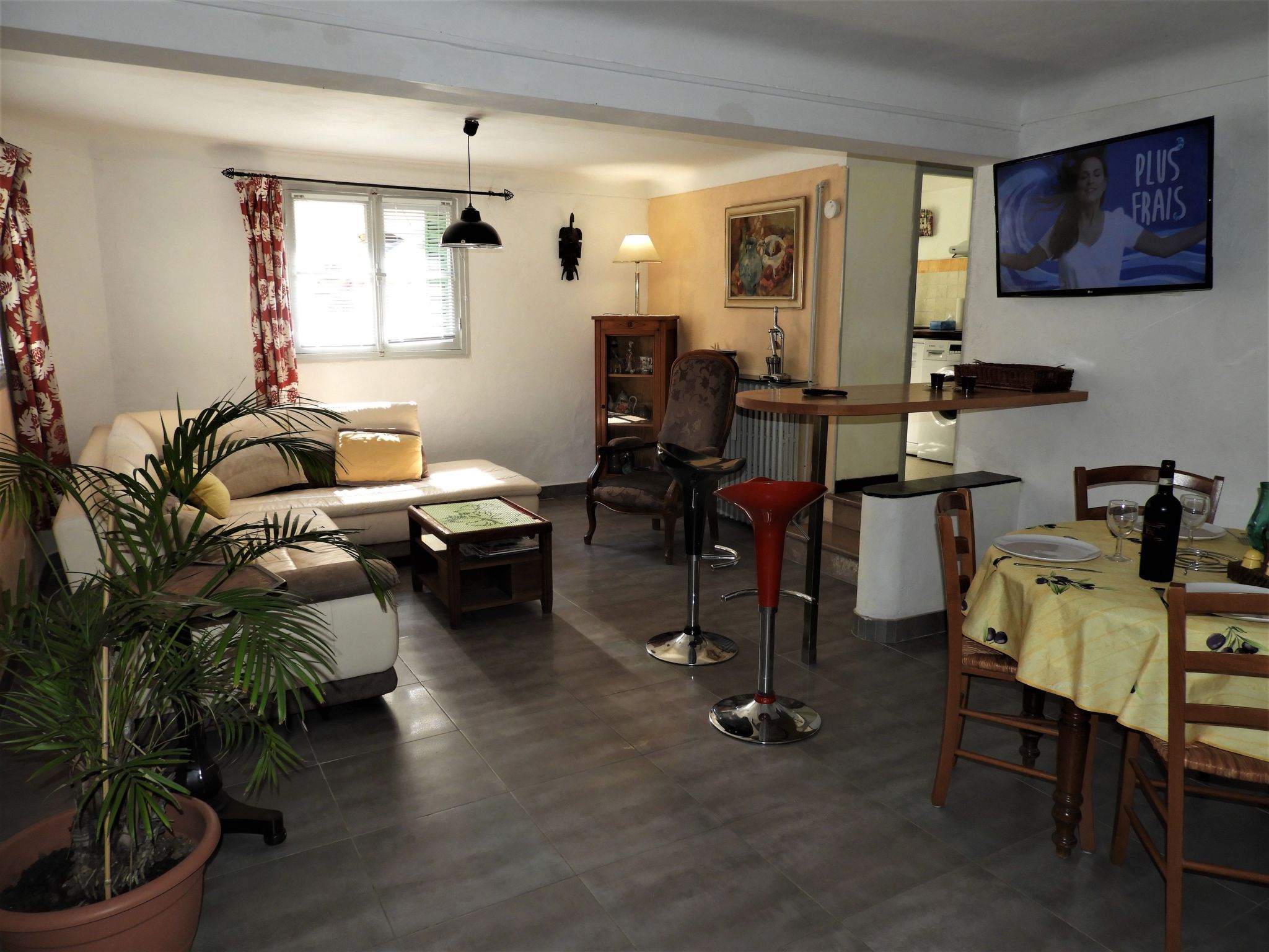 Wohnung "Les roses" auf einem eingemauerten Grundstück-Binnen