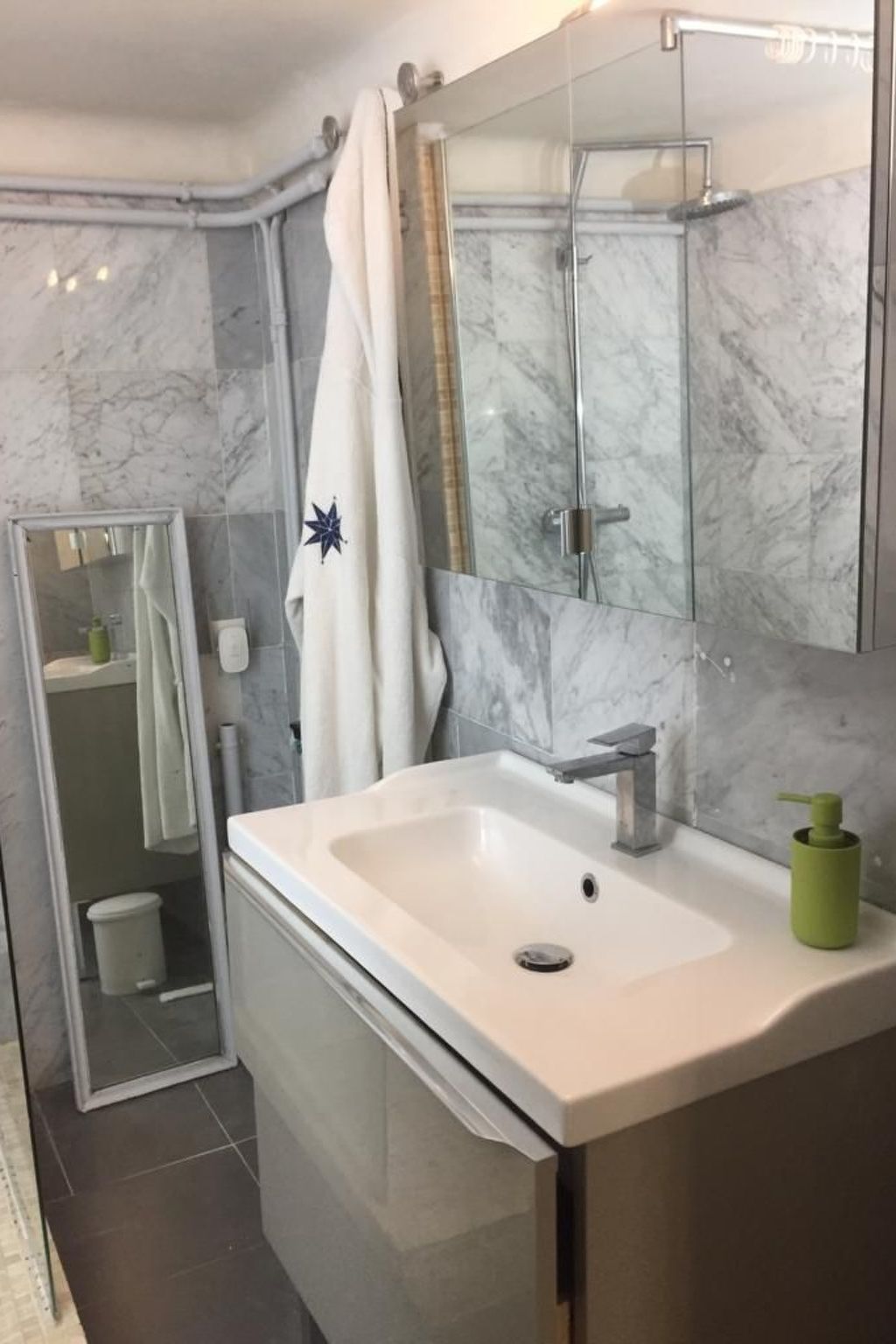 Wohnung "Les roses" auf einem eingemauerten Grundstück-Binnen