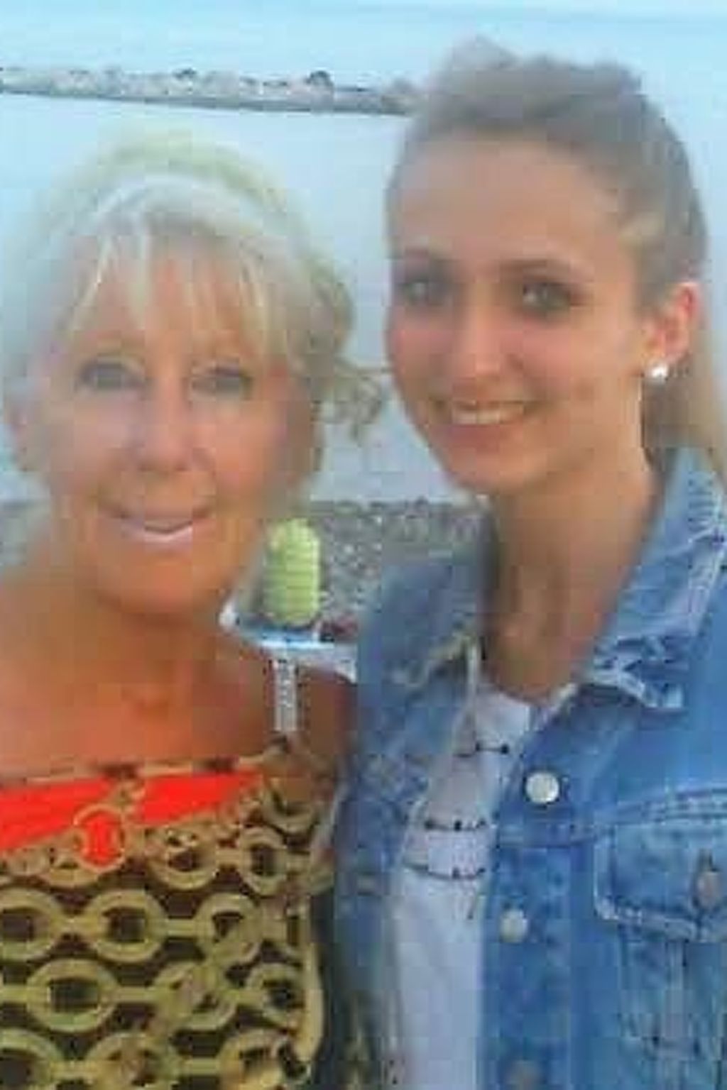 "Rocabel" mit Blick auf das Wasser-Binnen