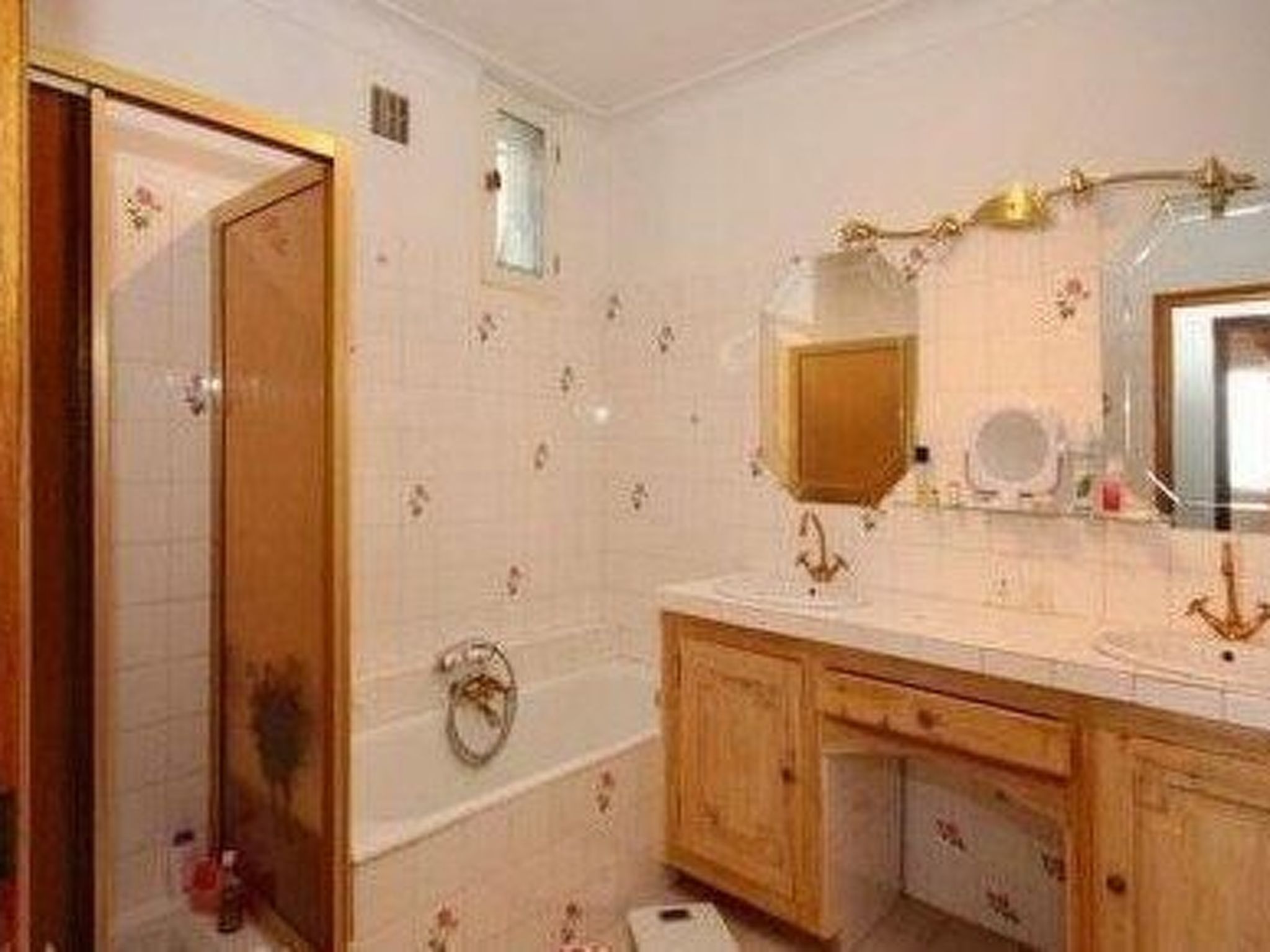 "Rocabel" mit Blick auf das Wasser-Binnen