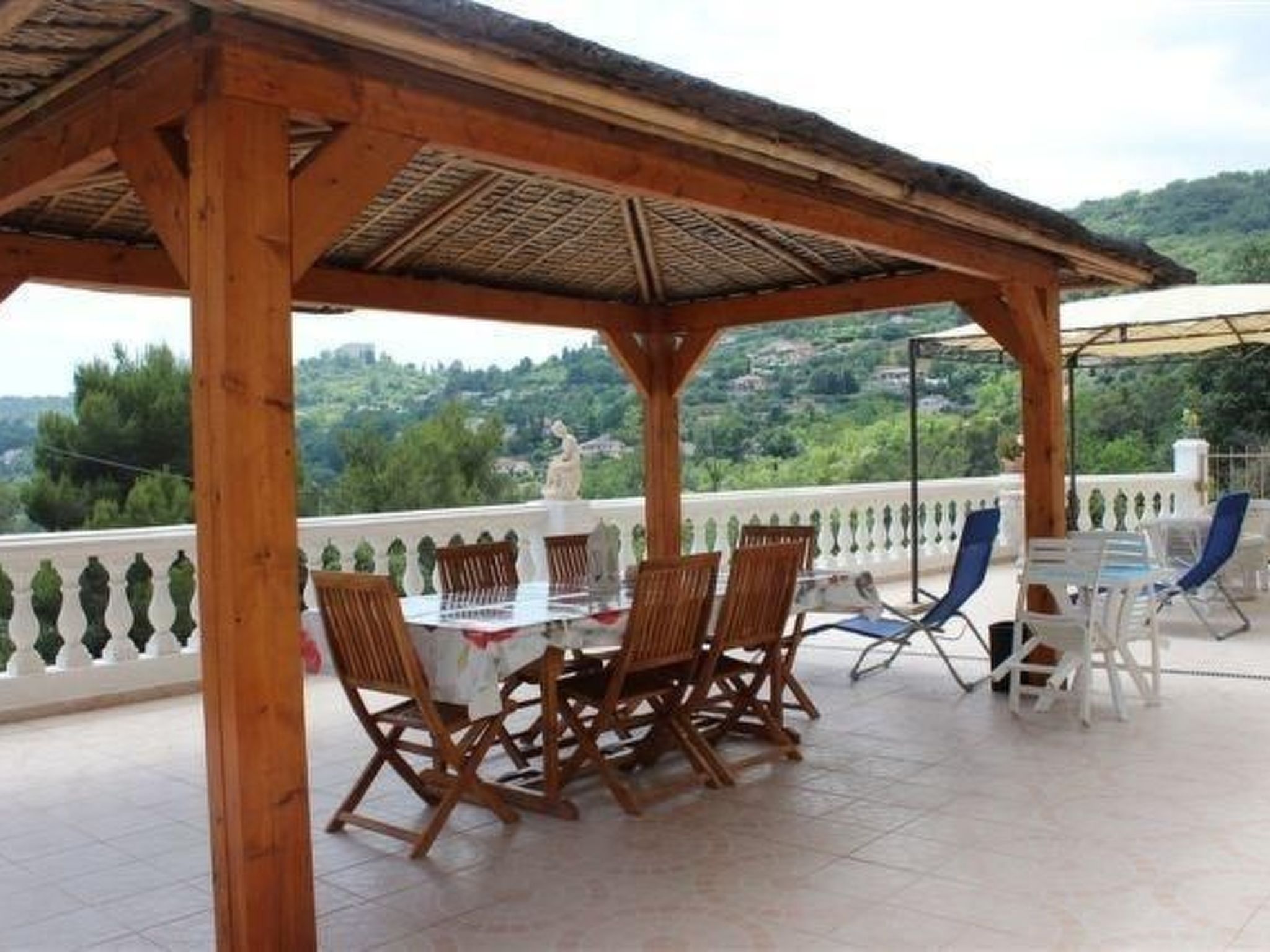 "Rocabel" mit Blick auf das Wasser-Binnen