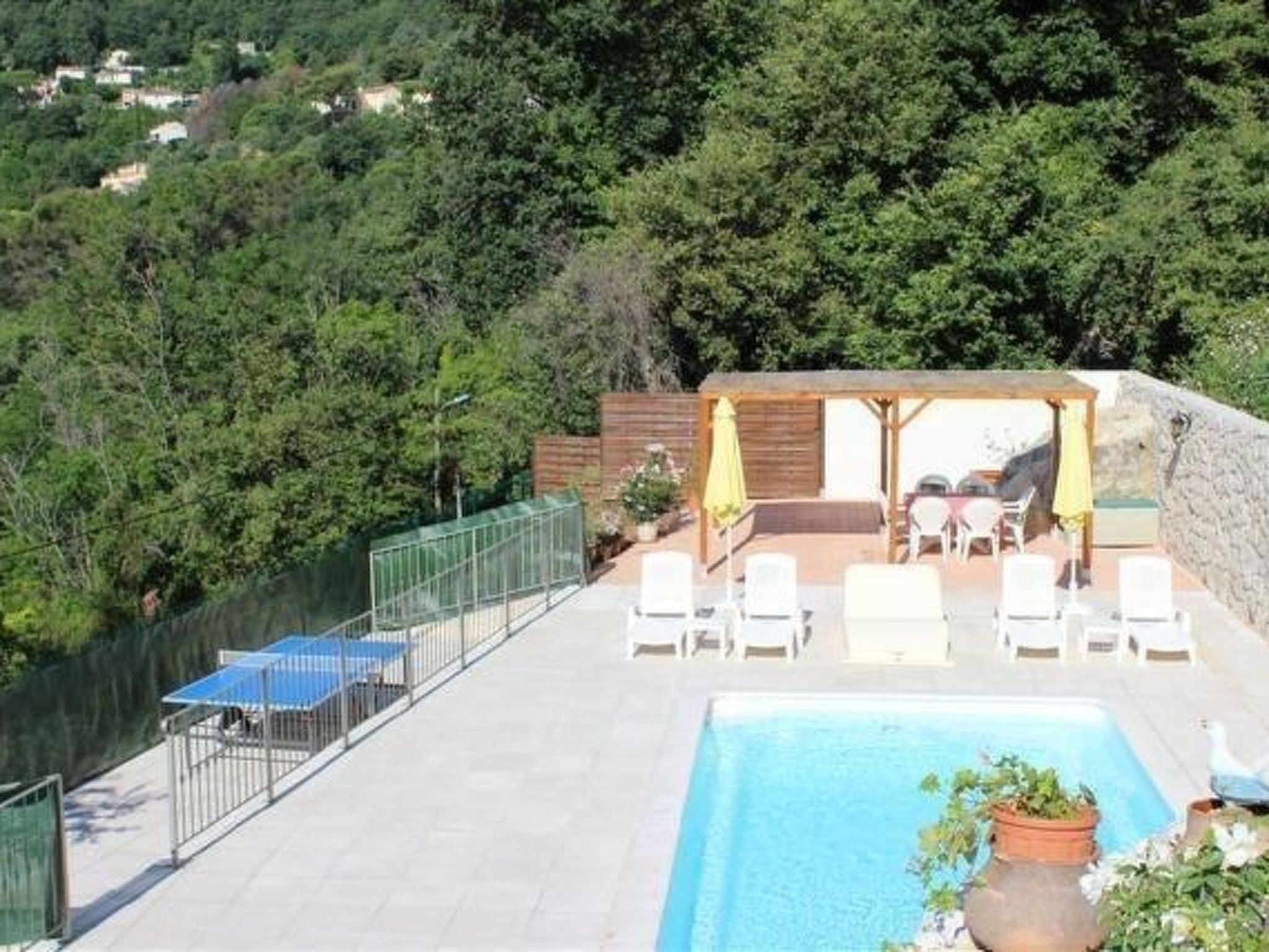 "Rocabel" mit Blick auf das Wasser-Binnen