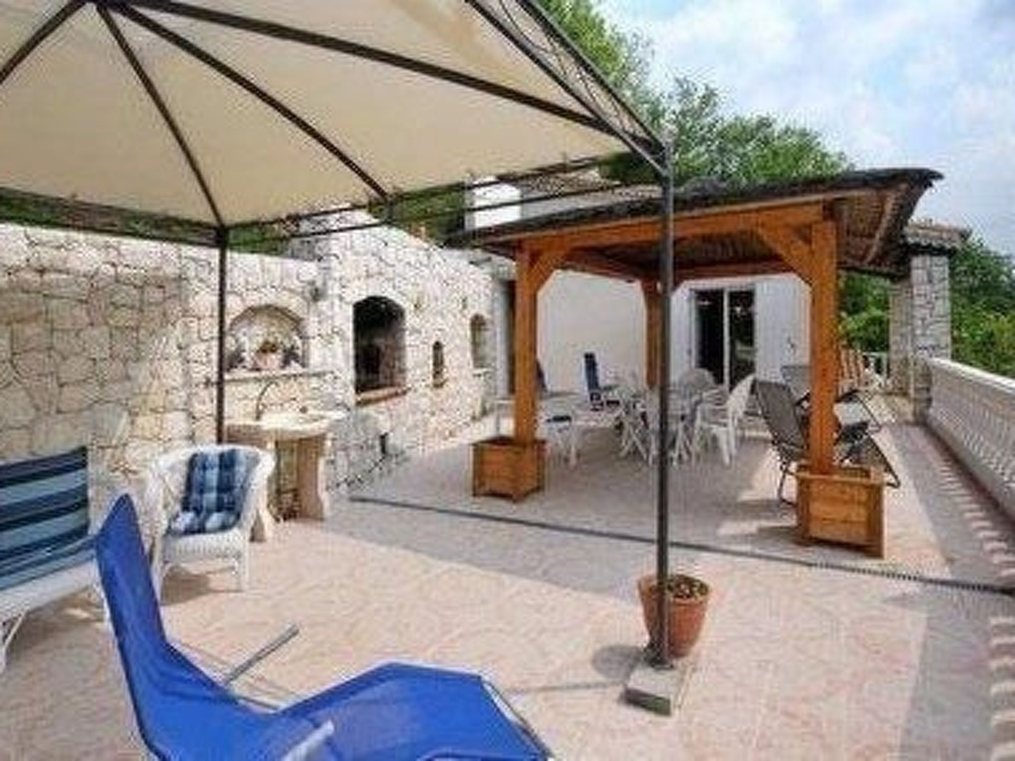 "Rocabel" mit Blick auf das Wasser-Binnen