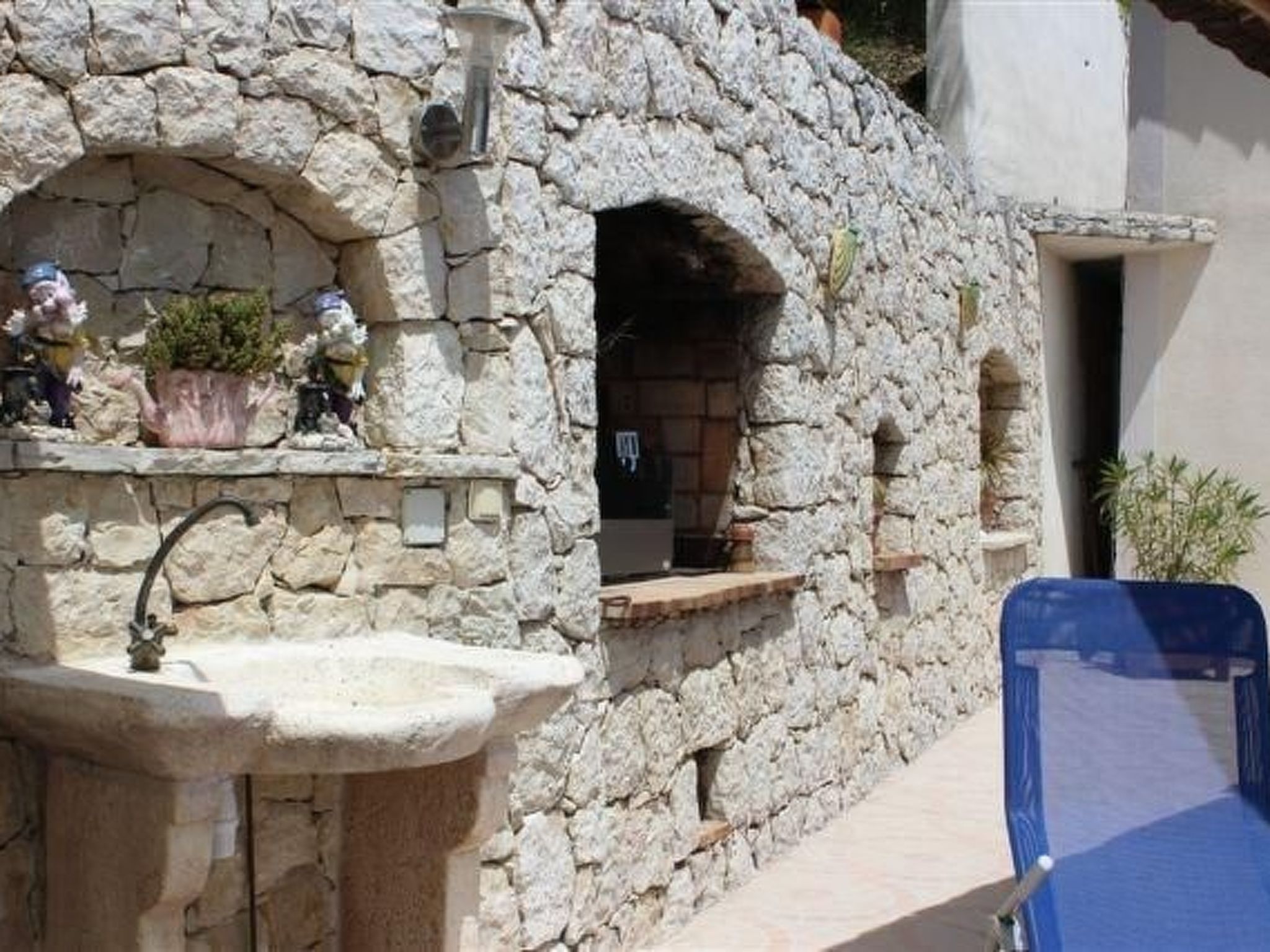 "Rocabel" mit Blick auf das Wasser-Binnen