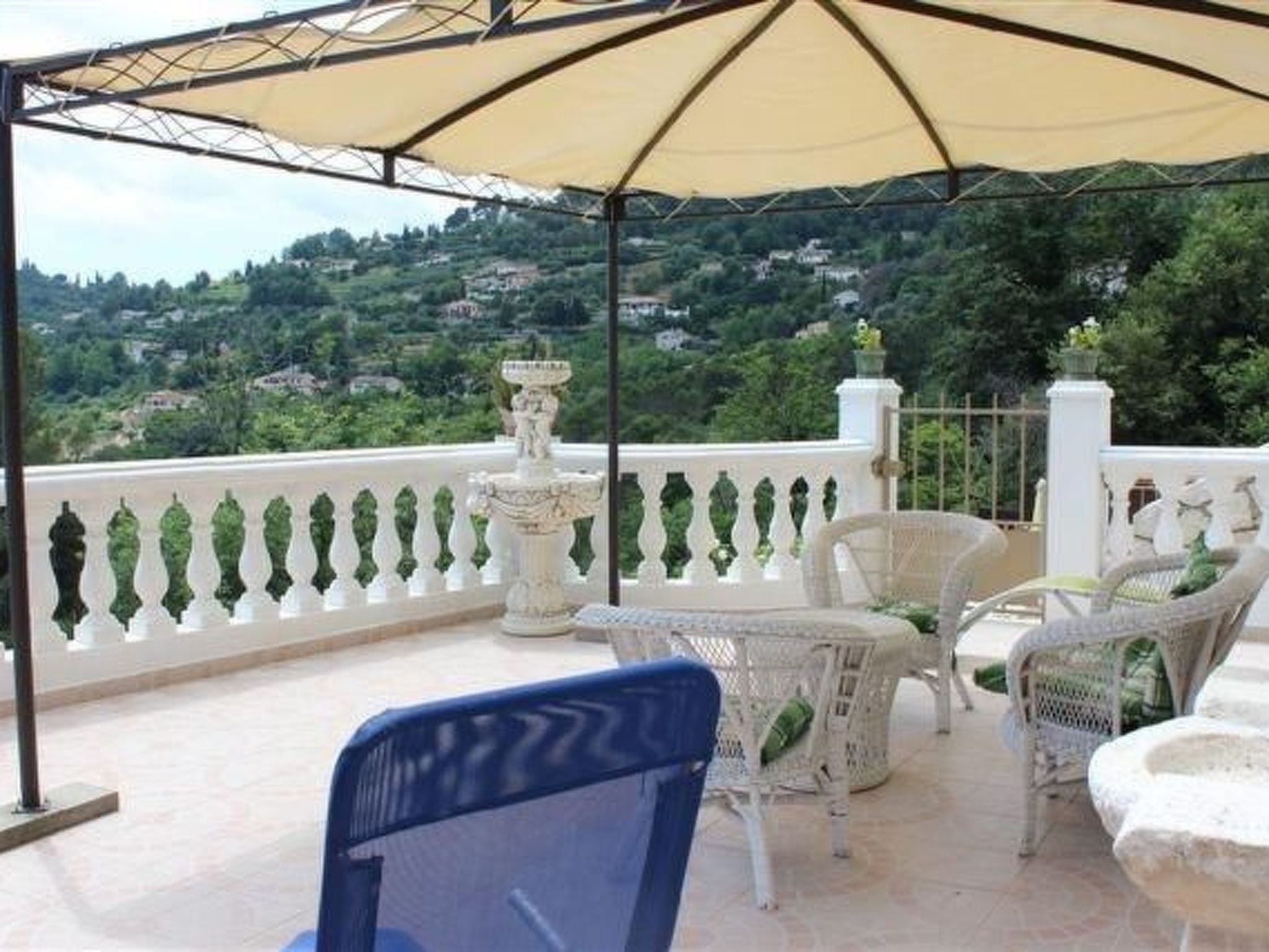 "Rocabel" mit Blick auf das Wasser-Binnen