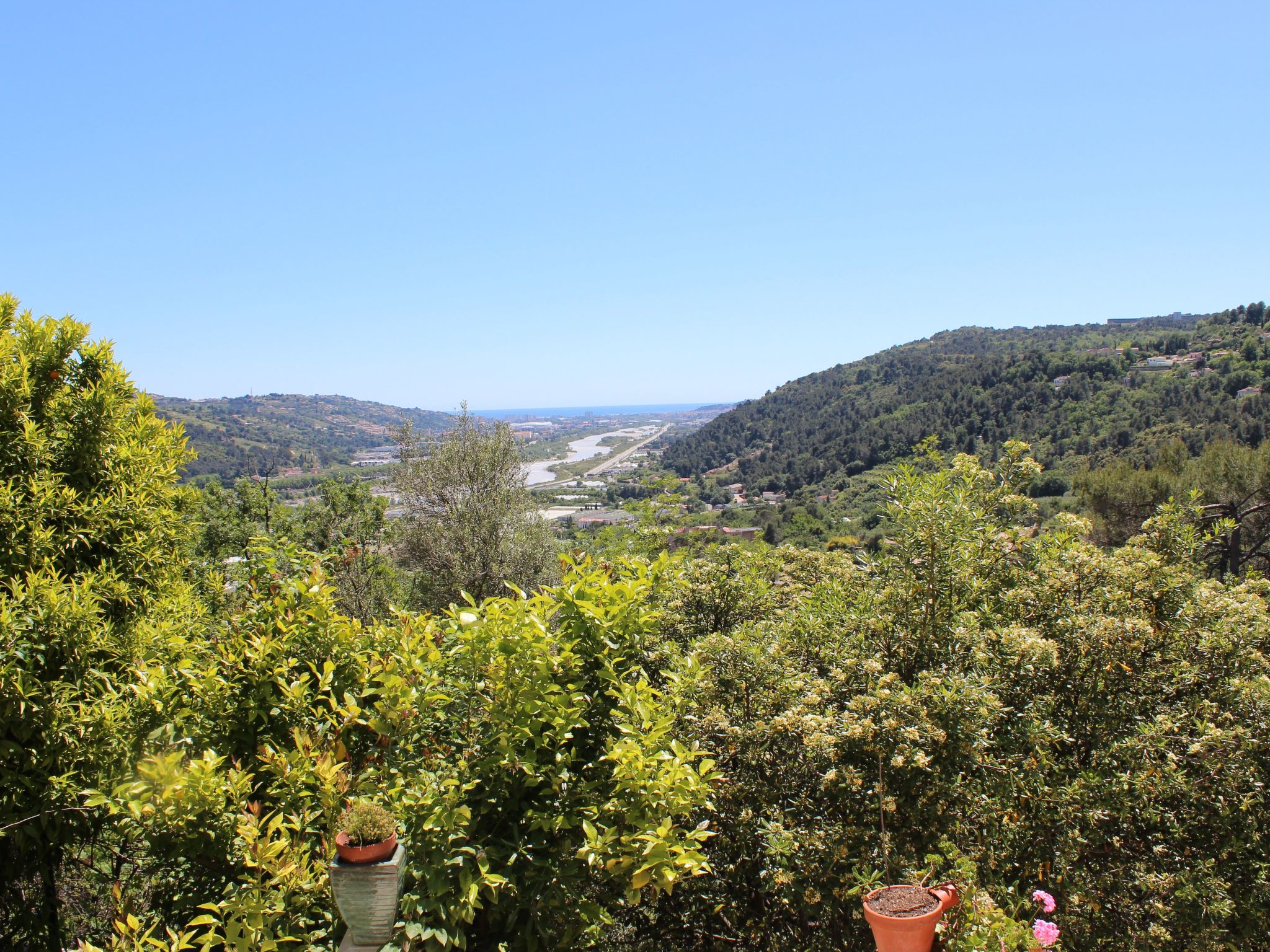 "Rocabel" mit Blick auf das Wasser-Binnen