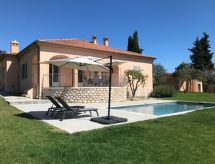 Geräumige und elegante Villa mit großem Garten, Swimmingpool und 3 Schlafzimmer