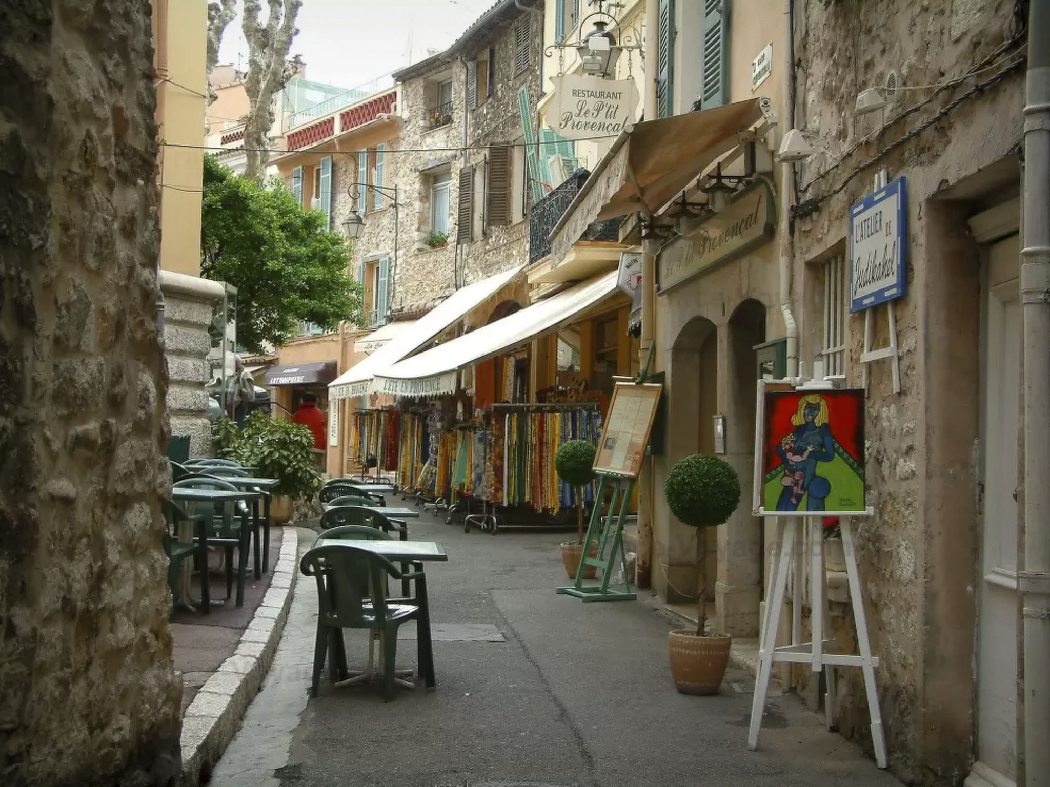 "Villa Sculpture" mit Terrasse-Binnen