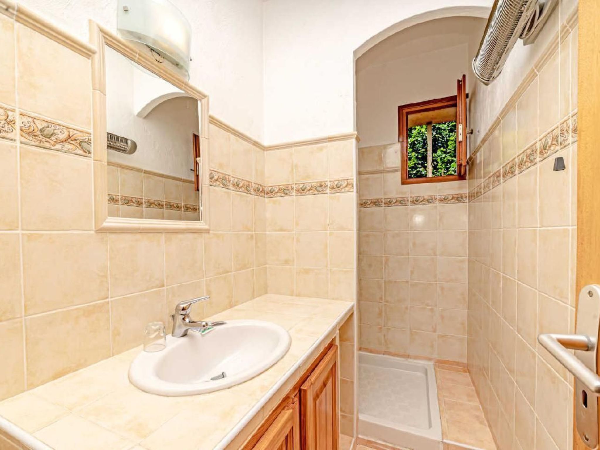 Locations-06 - Die Eugenie-Image-tags.info