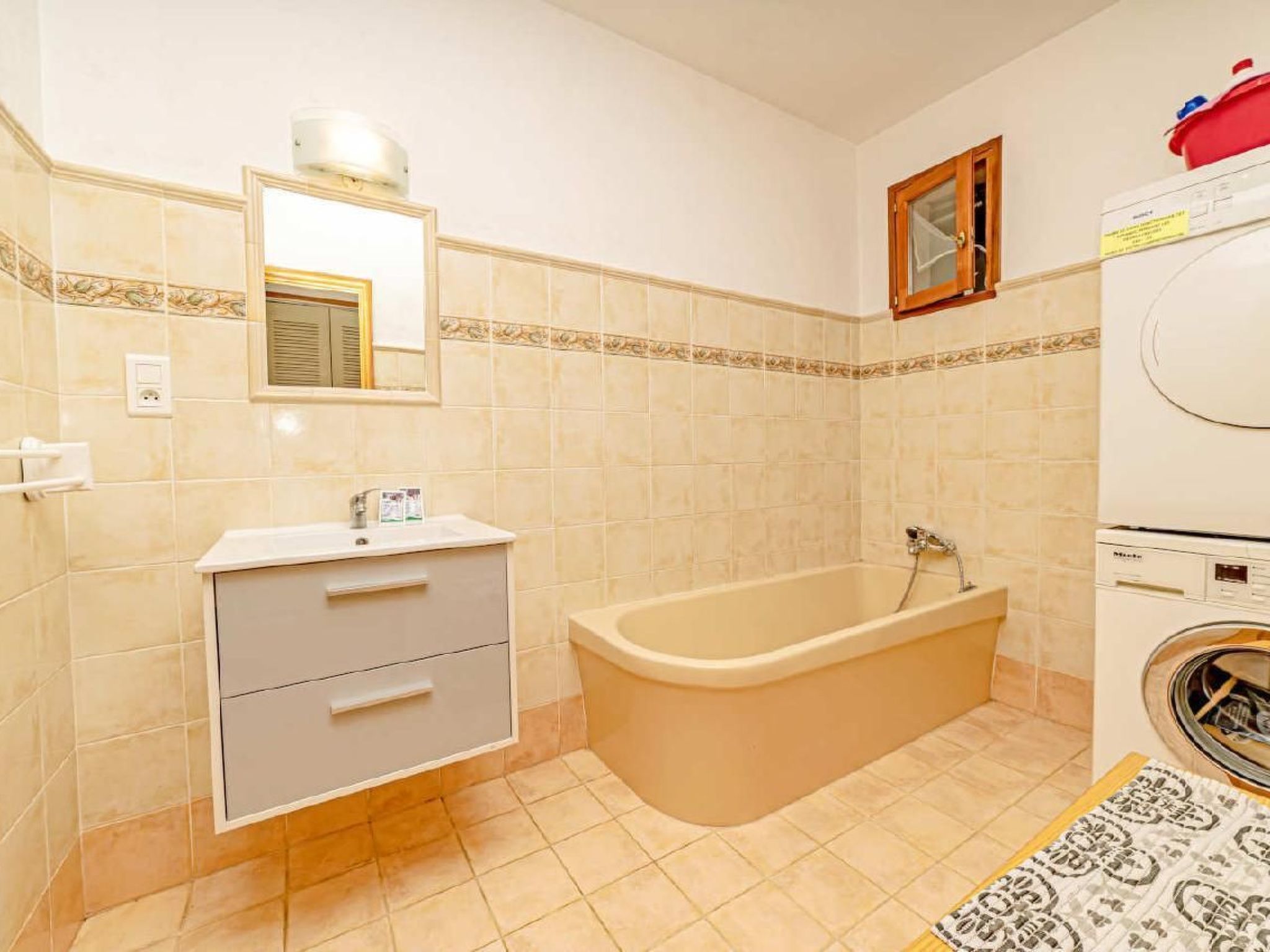 Locations-06 - Die Eugenie-Image-tags.info