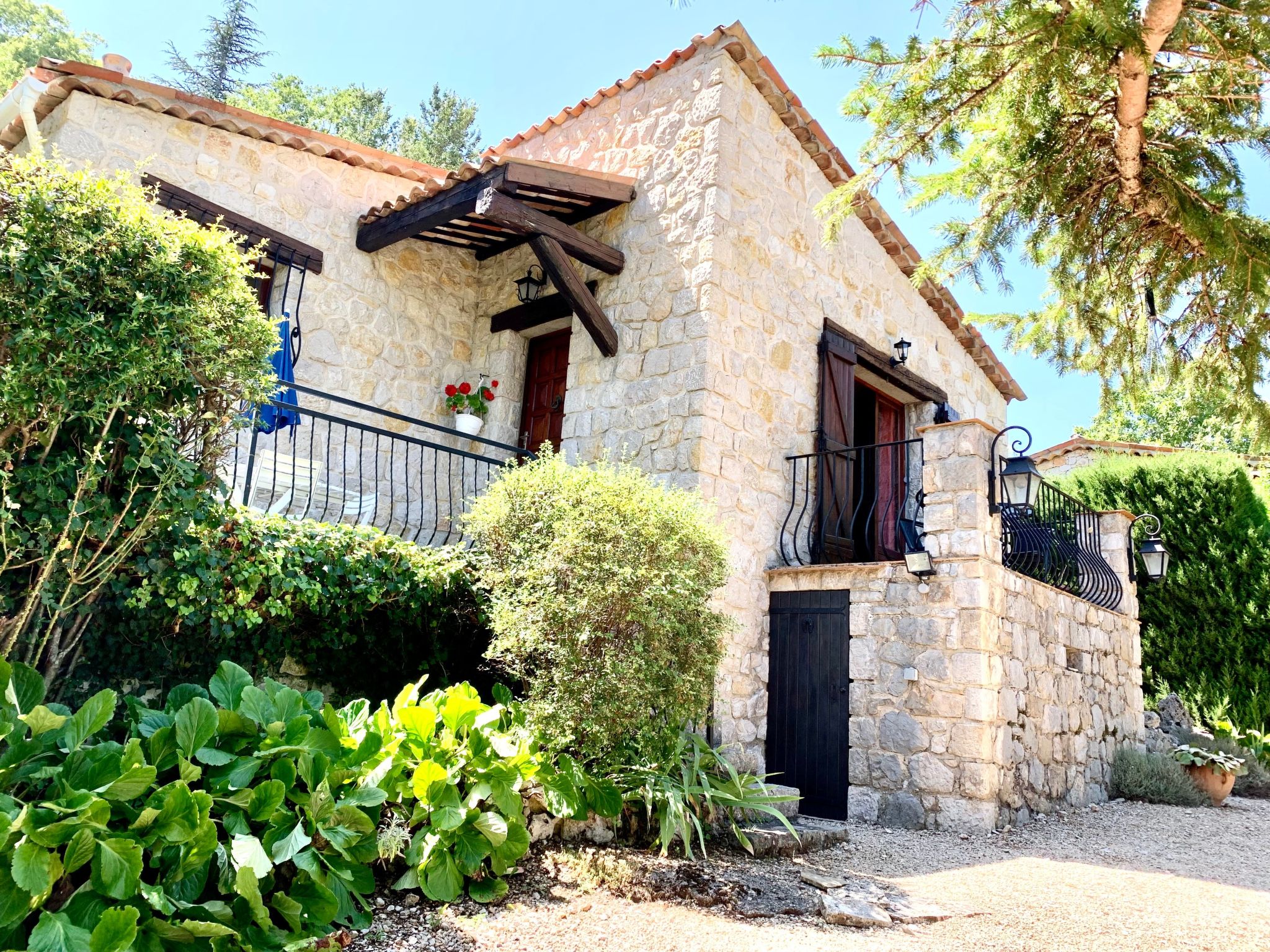 Vakantiehuis met omheinde tuin in Cipières (Frankrijk) 1 hond is welkom