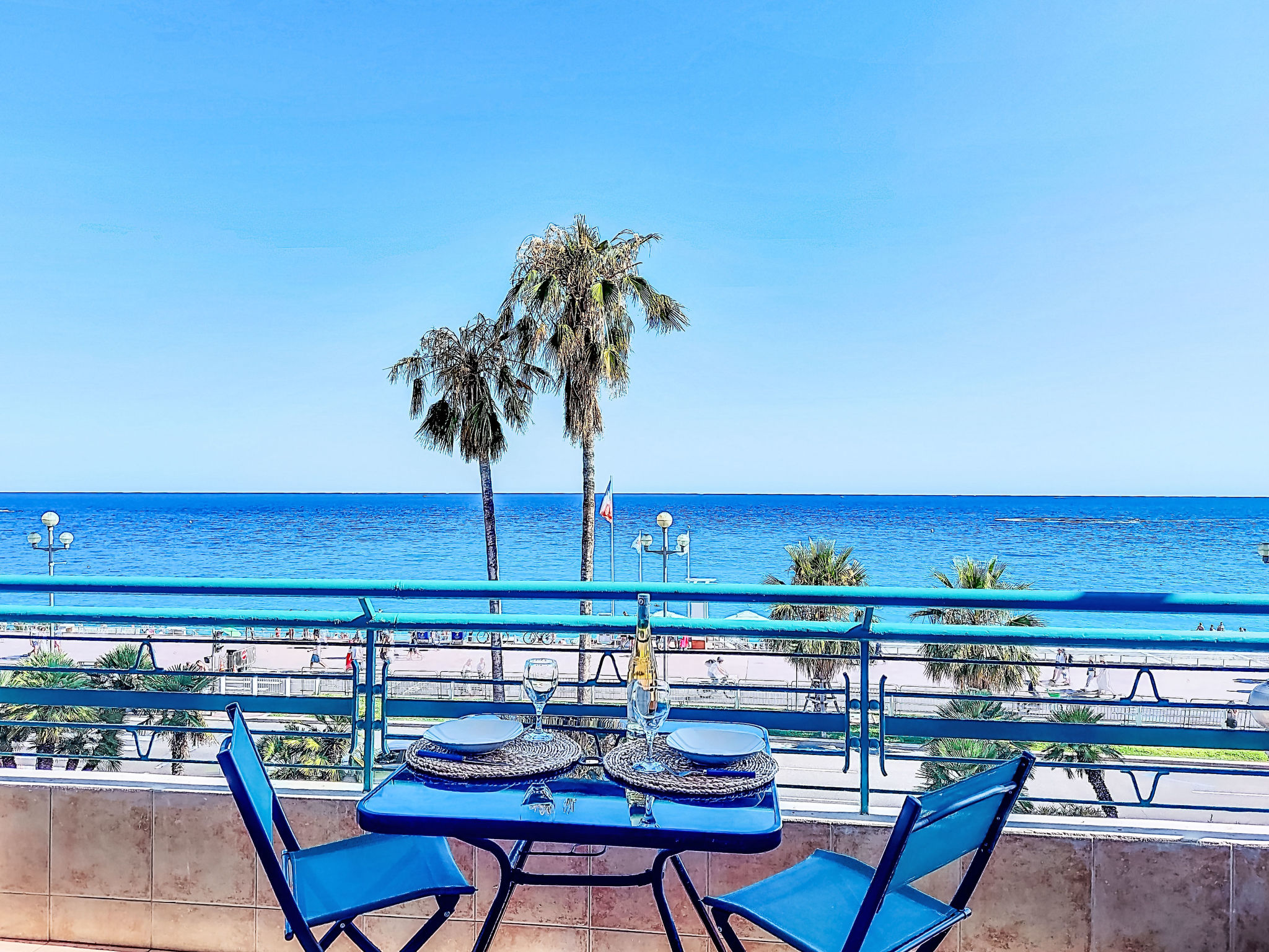 Le Savoy Promenade des Anglais-Draußen