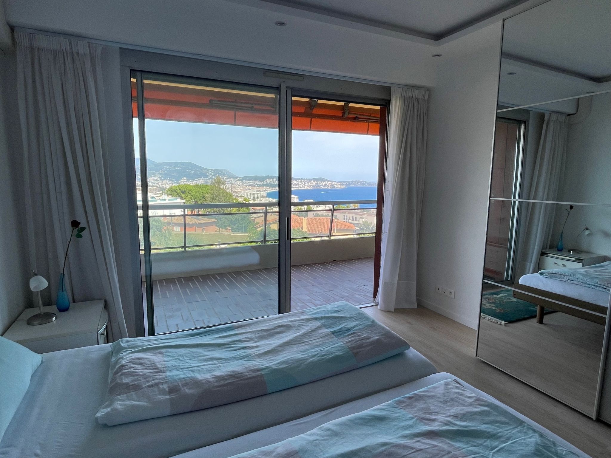 Les Belles Terrres-Drinnen