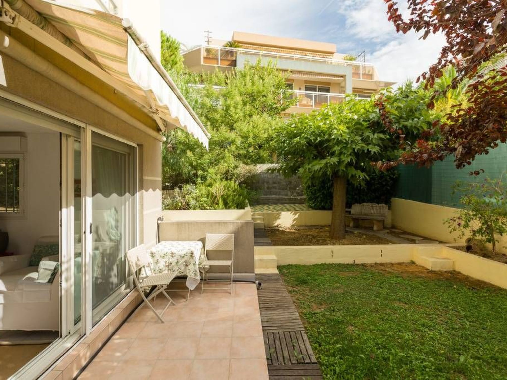 mit privatem Garten und Terrasse Accommodation in Nice