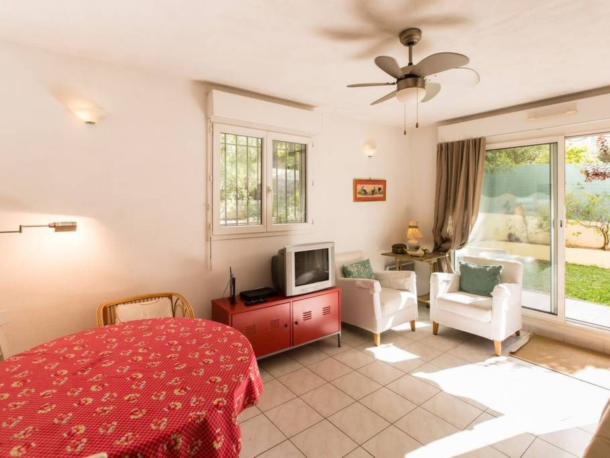 Photo of mit privatem Garten und Terrasse