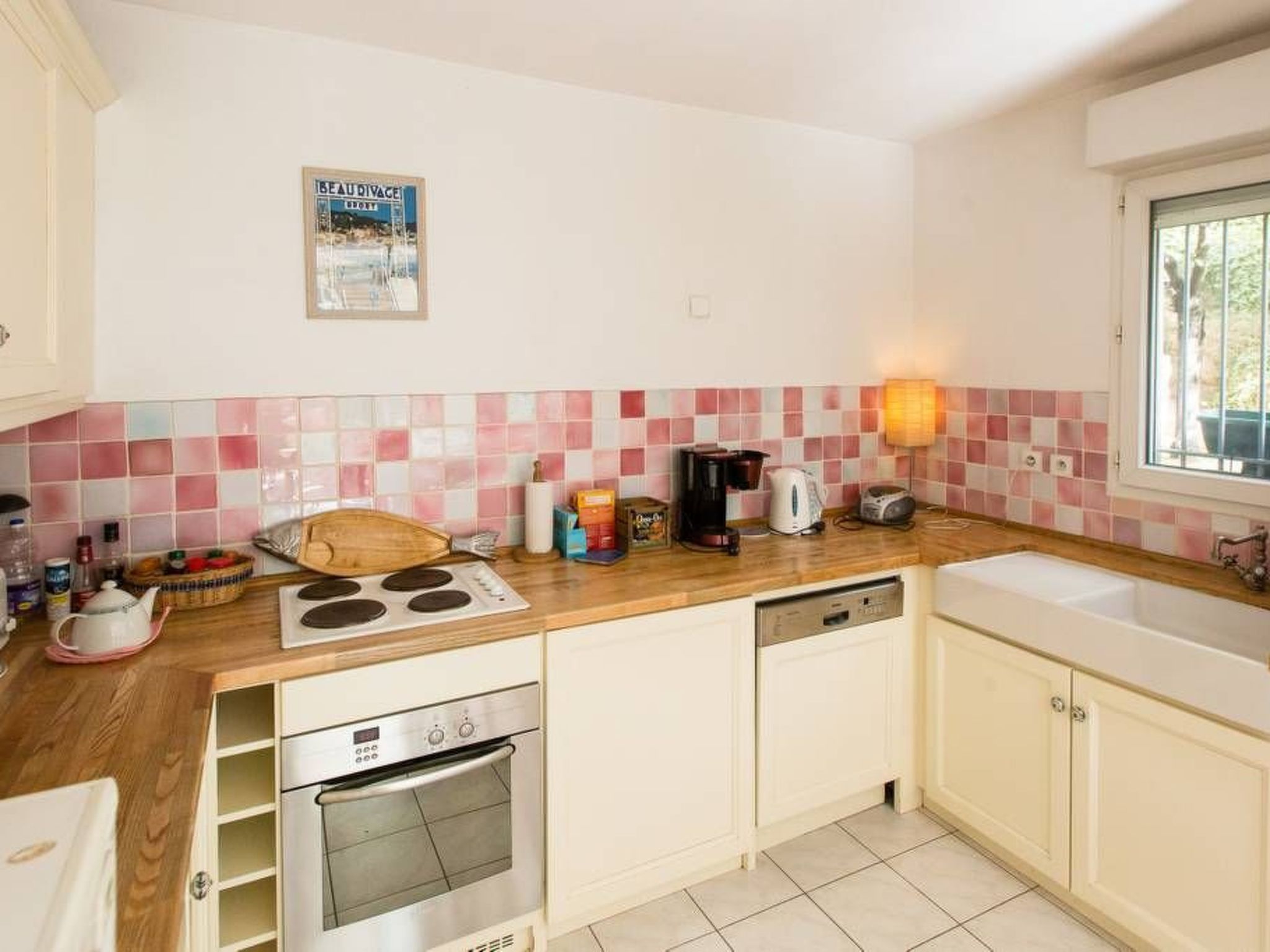 Photo of mit privatem Garten und Terrasse