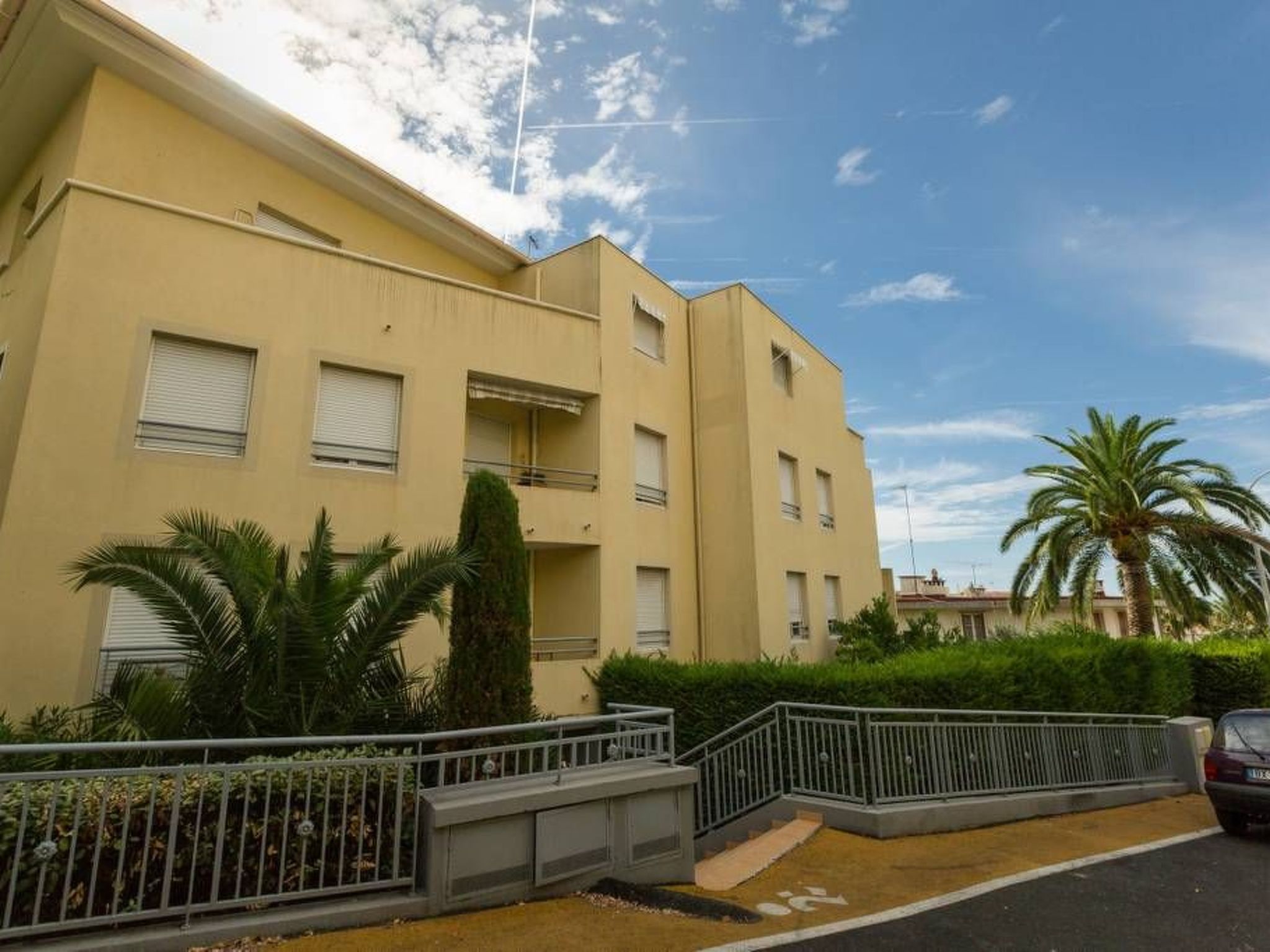 Photo of mit privatem Garten und Terrasse