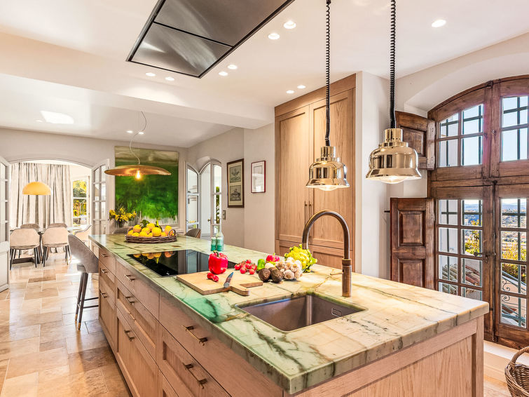 Magnificent 6-bedroom Villa in Nice