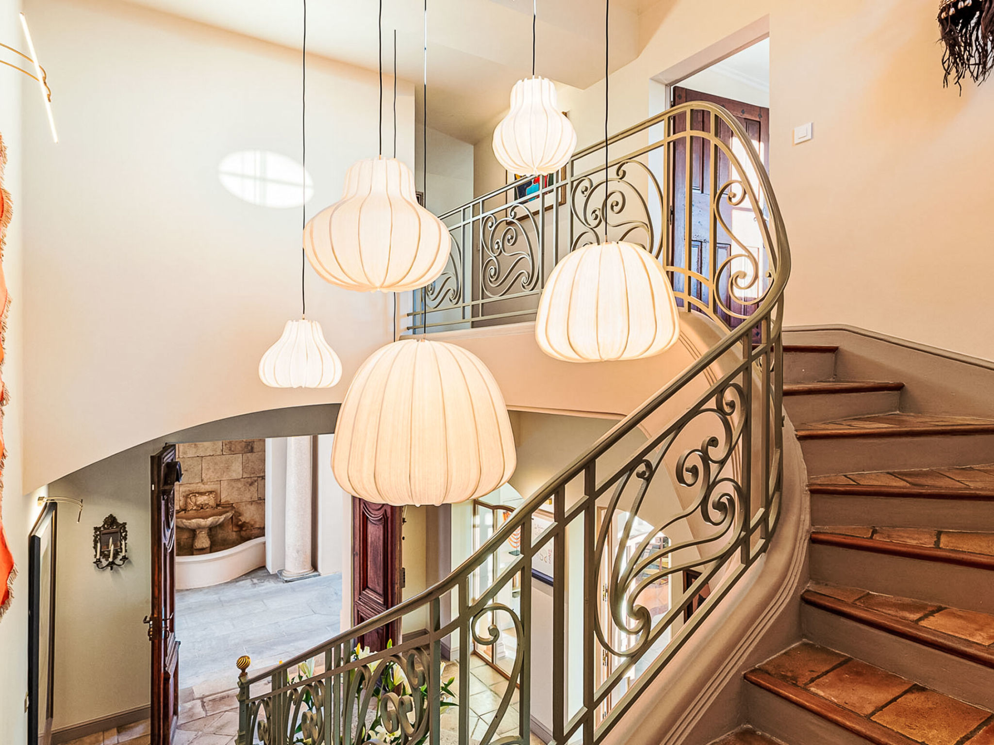 Photo of Magnificent 6-bedroom Villa