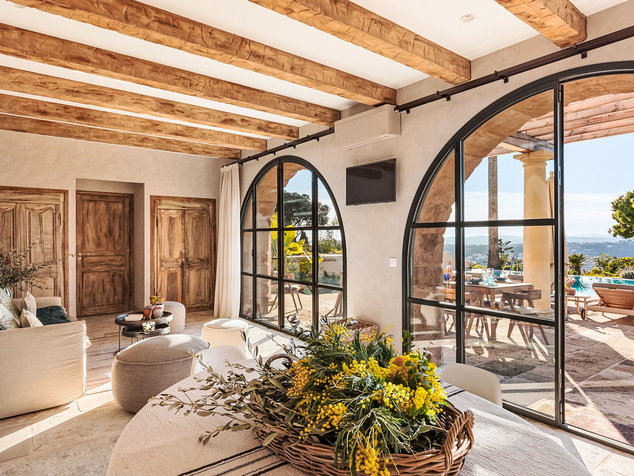 Photo of Magnificent 6-bedroom Villa