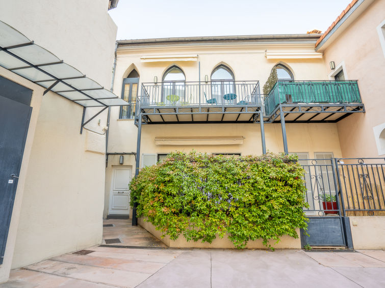 Search and Stay destination Nice, Provence-Alpes-Côte d'Azur - France from AU$ 229. Wilson