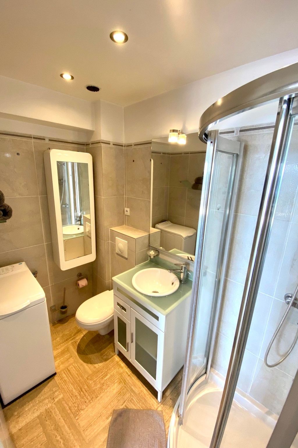 Studio mit großzügiger Terrasse und Panoramablick-Image-tags.info