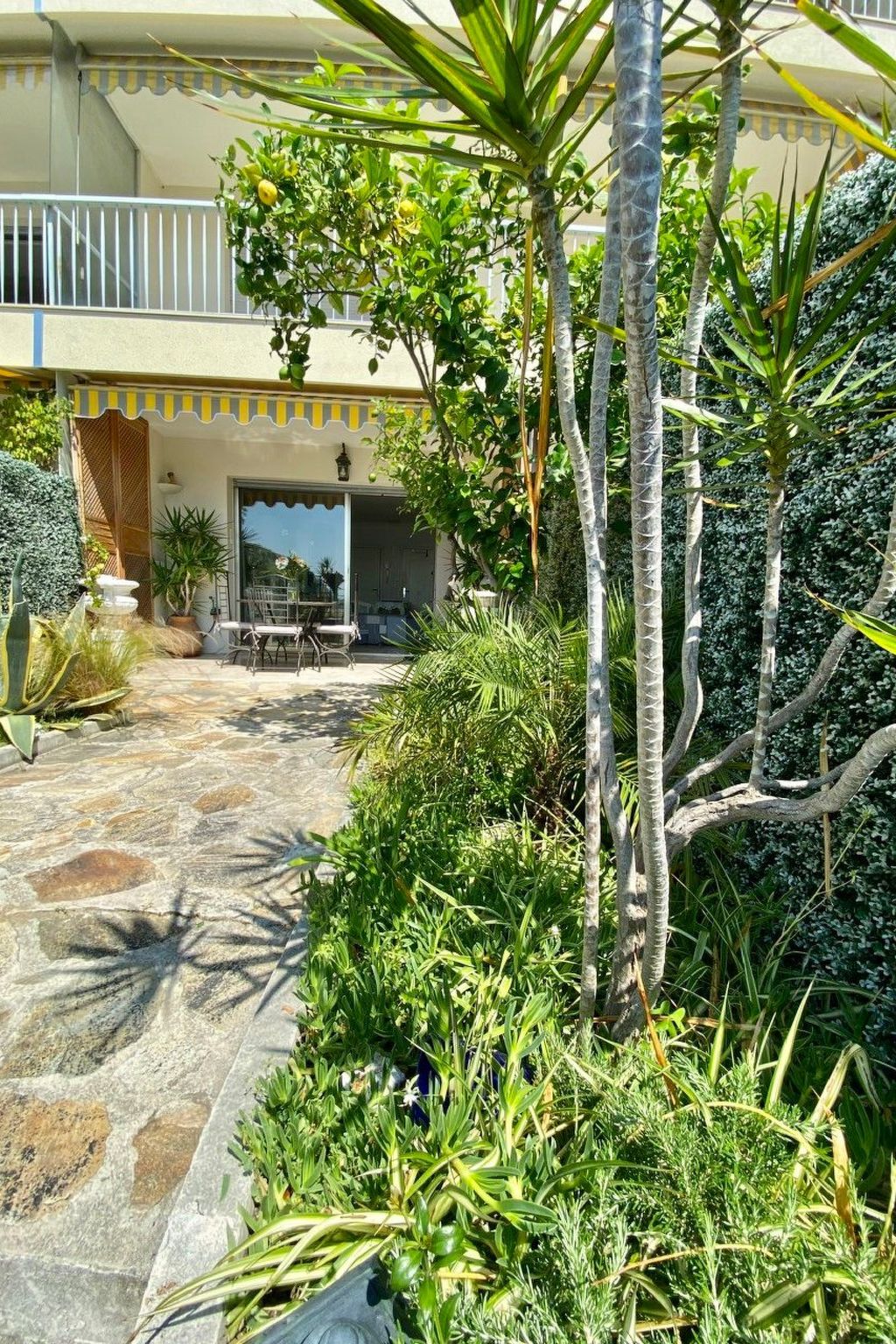 Studio mit großzügiger Terrasse und Panoramablick-Outside